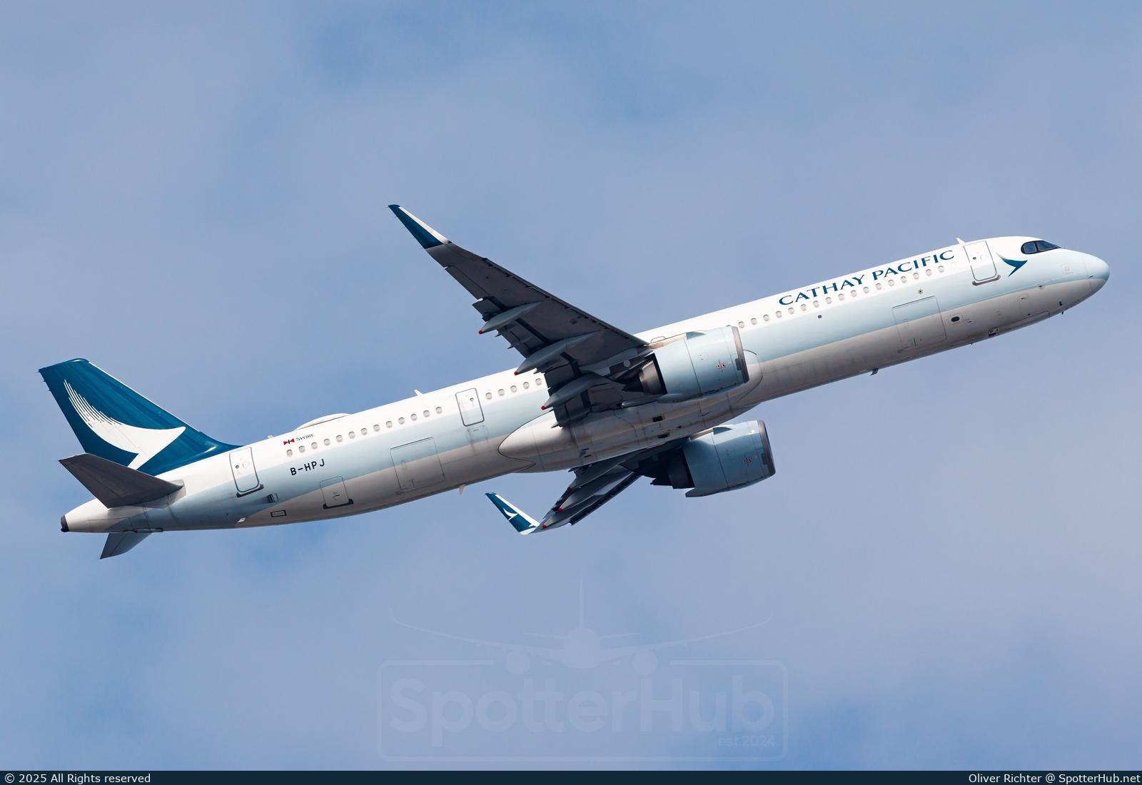 Photo of B-HPJ - Airbus A321-251NX operated by Cathay Pacific Airways