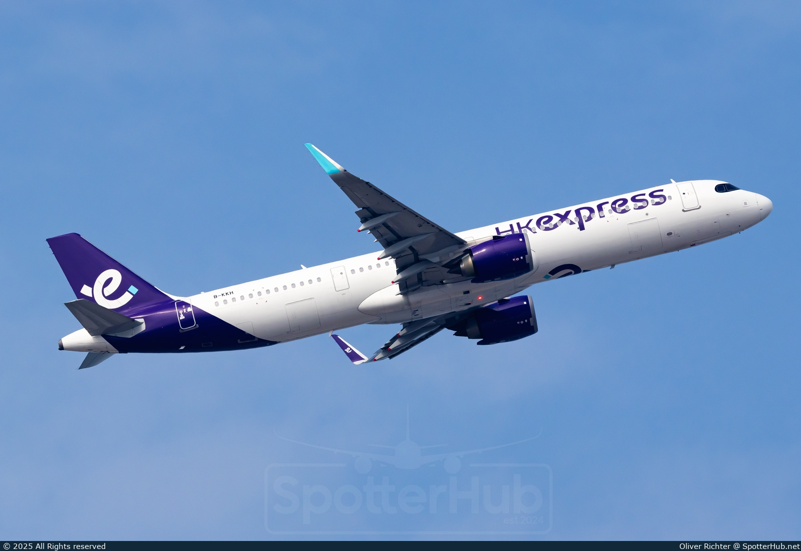 Photo of B-KKH - Airbus A321-251NX operated by Hong Kong Express