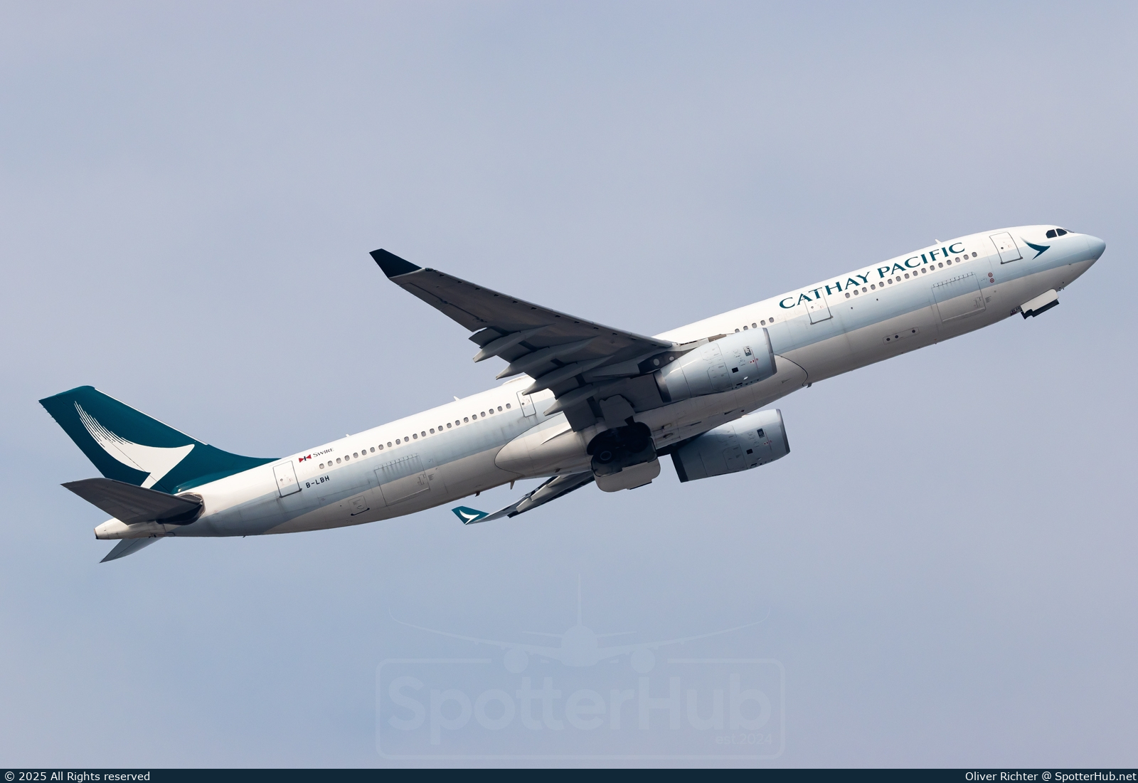 Photo of B-LBH - Airbus A330-343 operated by Cathay Pacific Airways