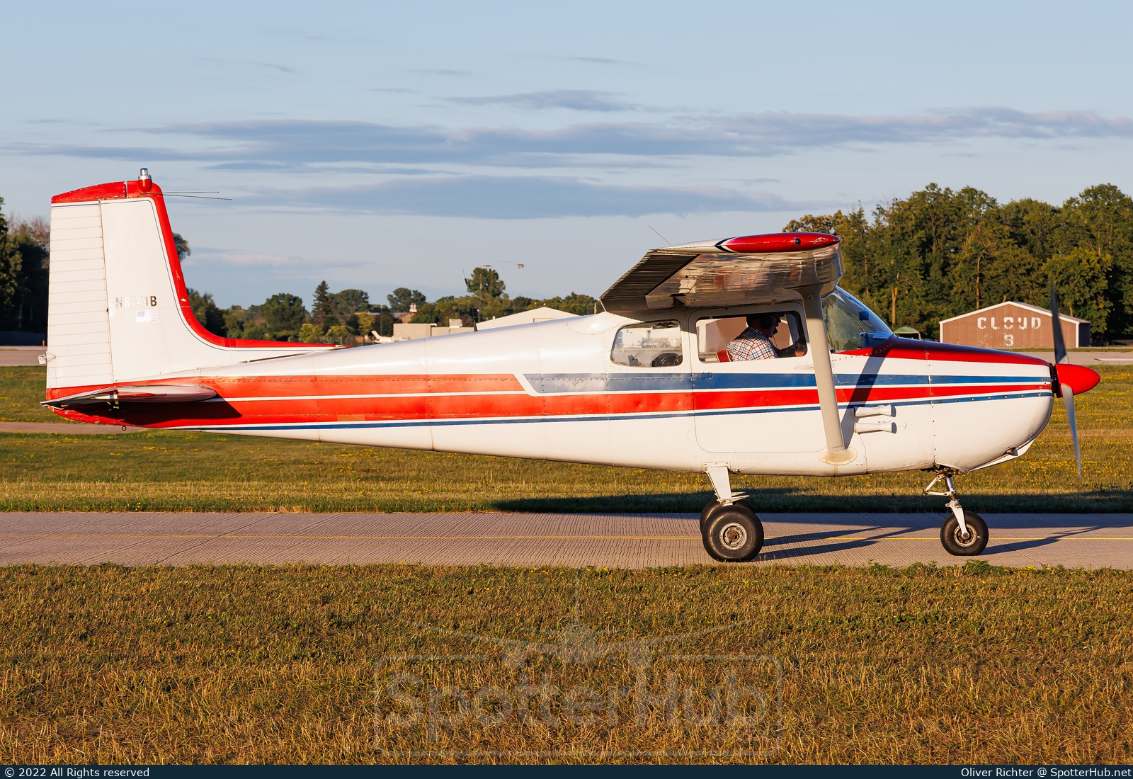 Photo of N8741B - Cessna 172 operated by Private
