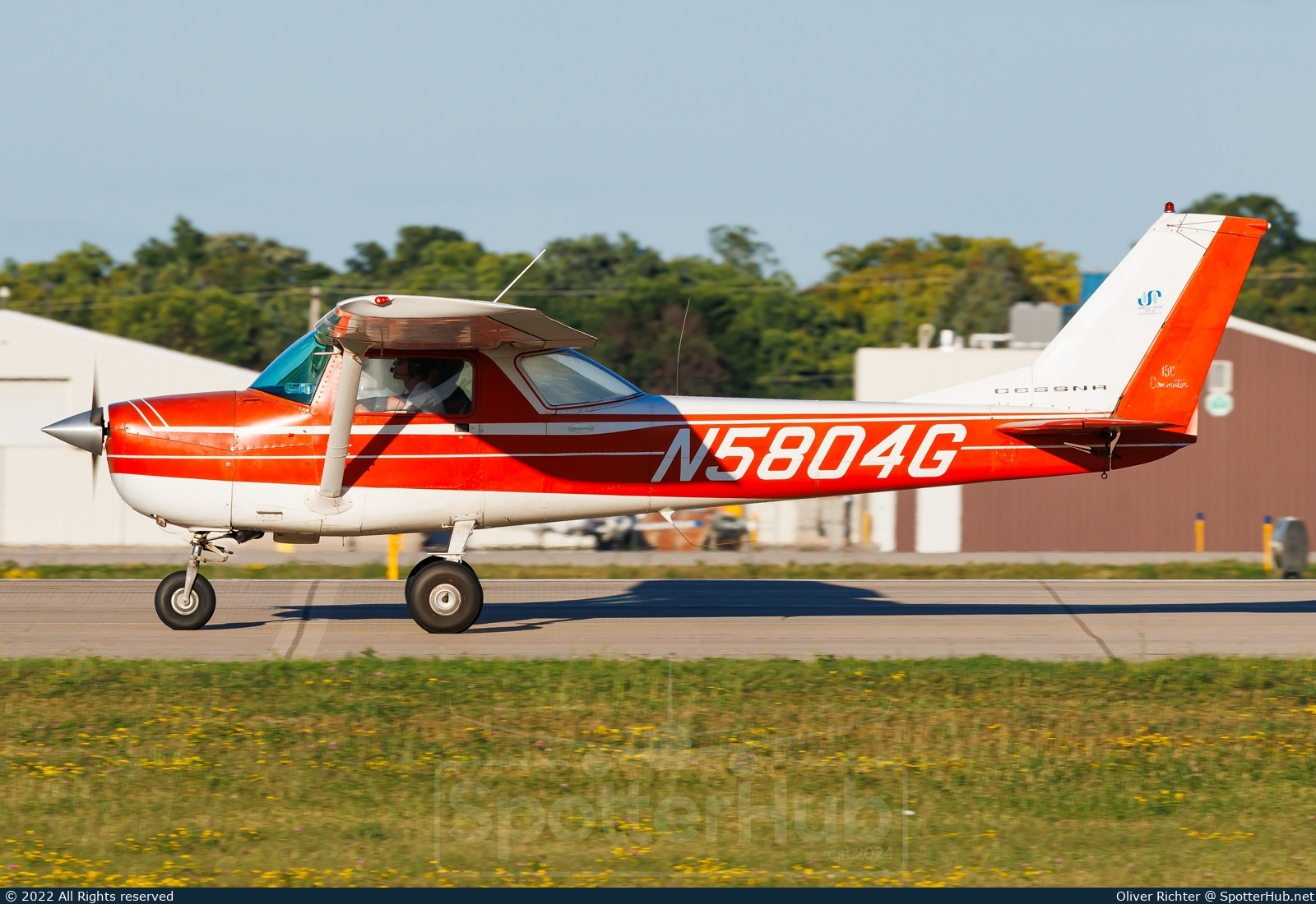 Photo of N5804G - Cessna 150K operated by Private