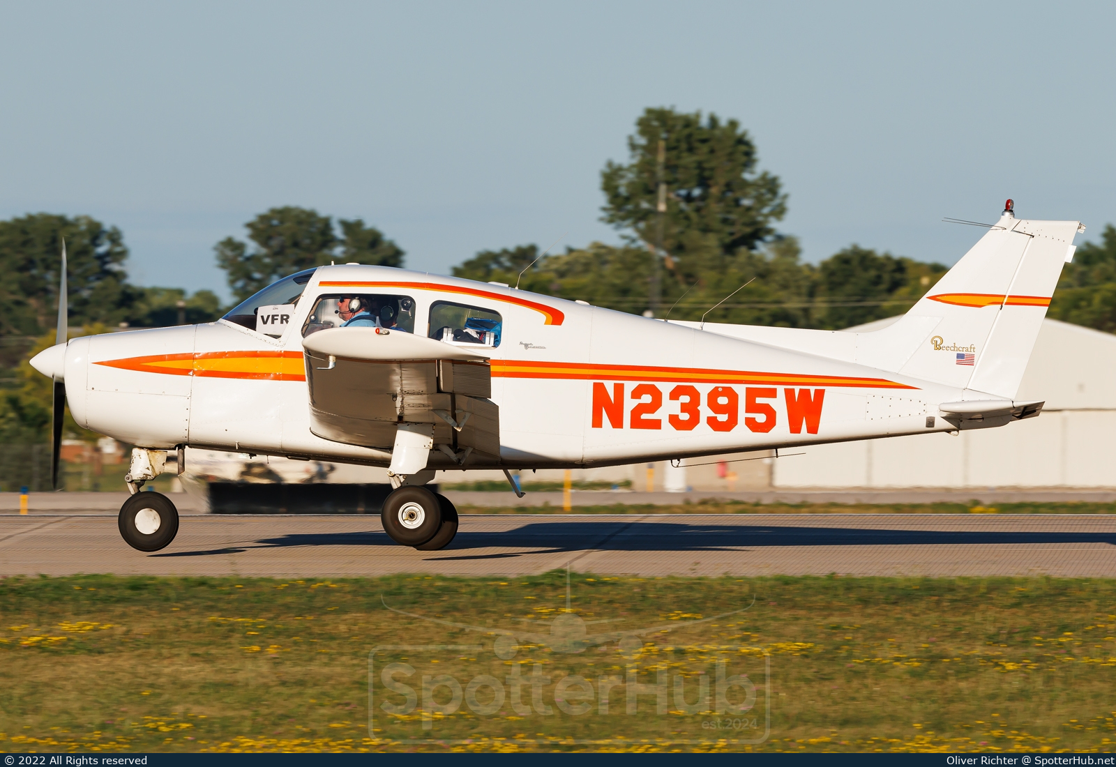 Photo of N2395W - Beechcraft A23-19 Musketeer Sport III operated by Private