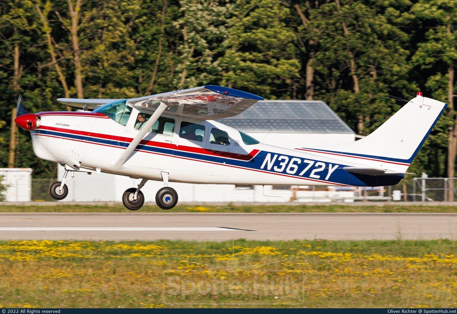Photo of N3672Y - Cessna 210C Centurion operated by Private