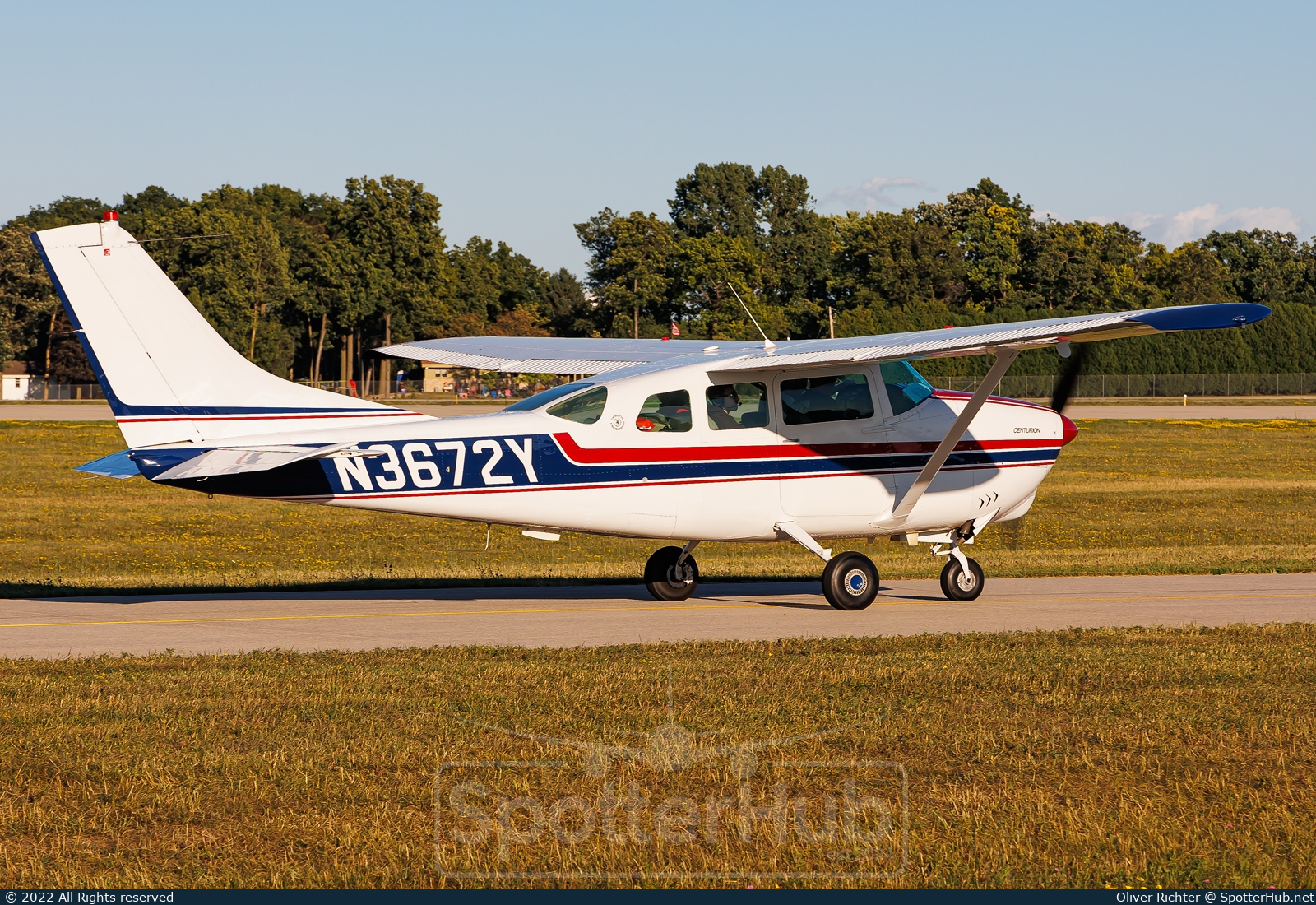 Photo of N3672Y - Cessna 210C Centurion operated by Private