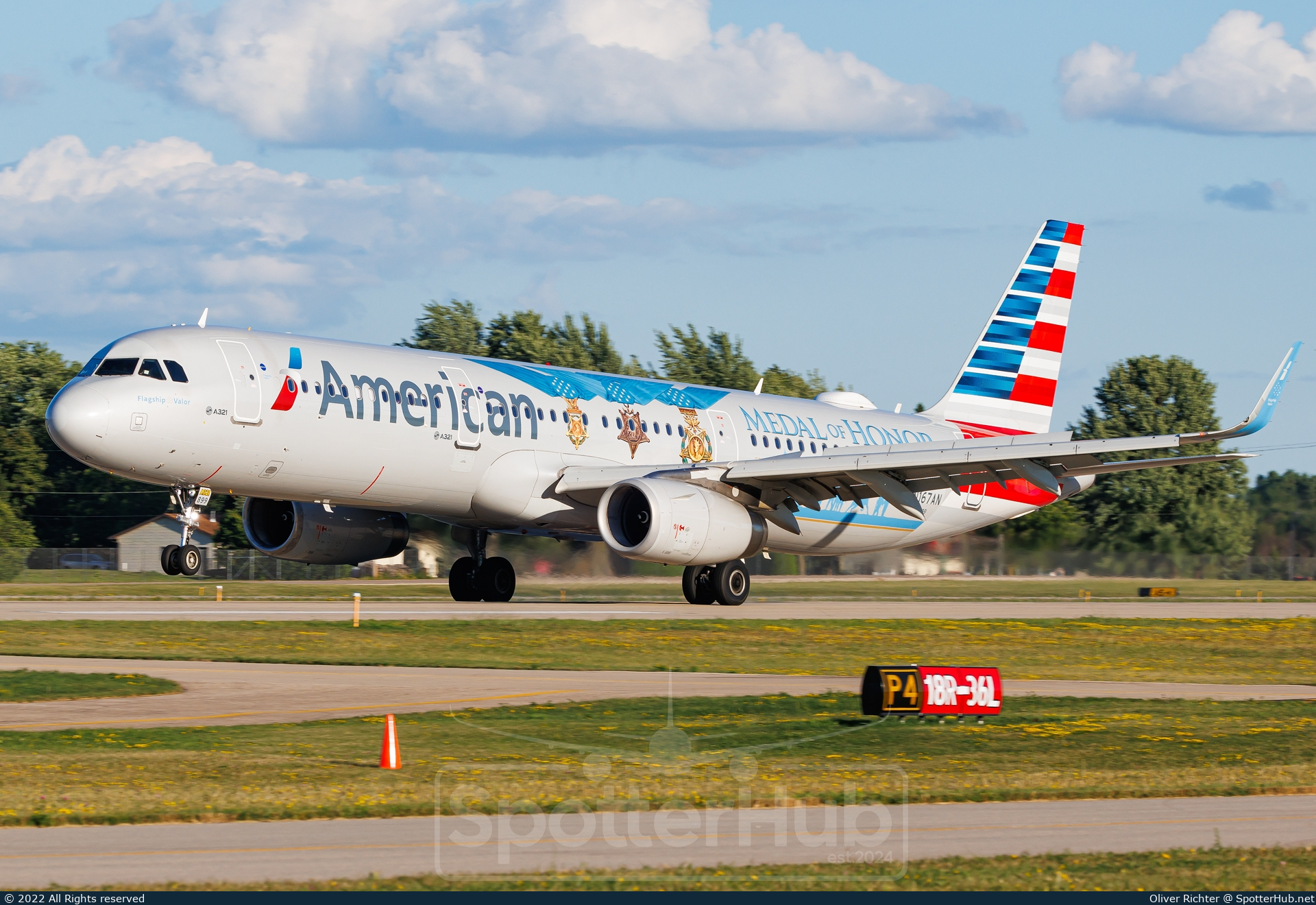 Photo of N167AN - Airbus A321-231 operated by American Airlines
