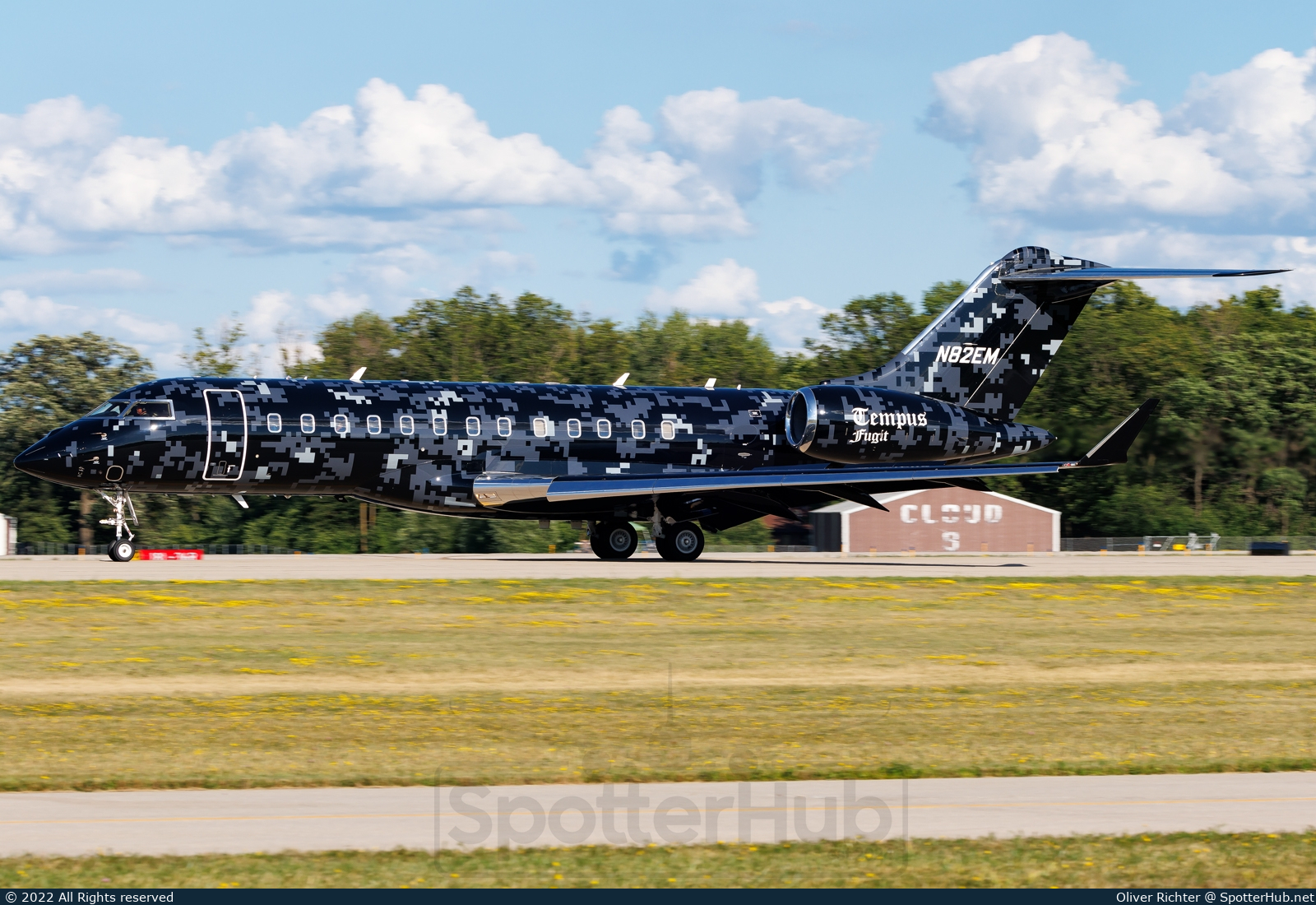 Photo of N82EM - Bombardier Global Express XRS operated by Skystream Jet