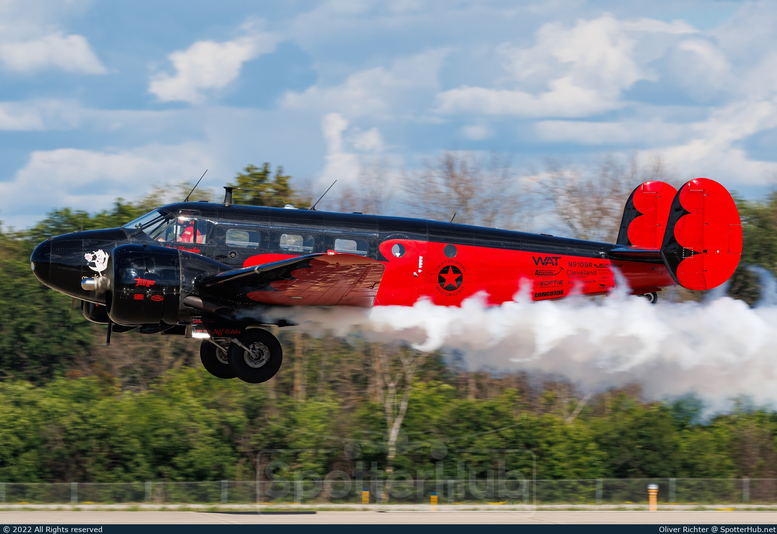 Photo of N9109R - Beechcraft AT-7C Navigator operated by Bobby Younkin Airshows