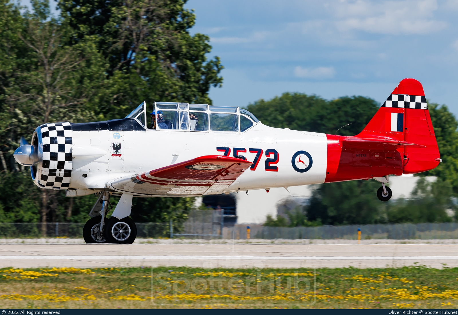 Photo of N7572 - North American AT-6D Harvard III operated by Private