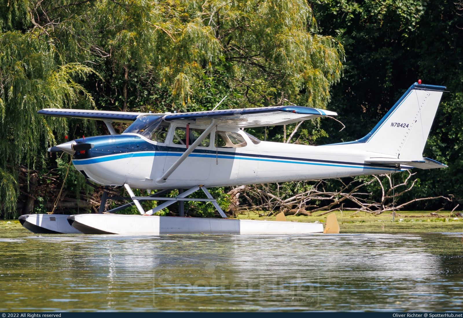 Photo of N78424 - Cessna 172K Skyhawk operated by Private