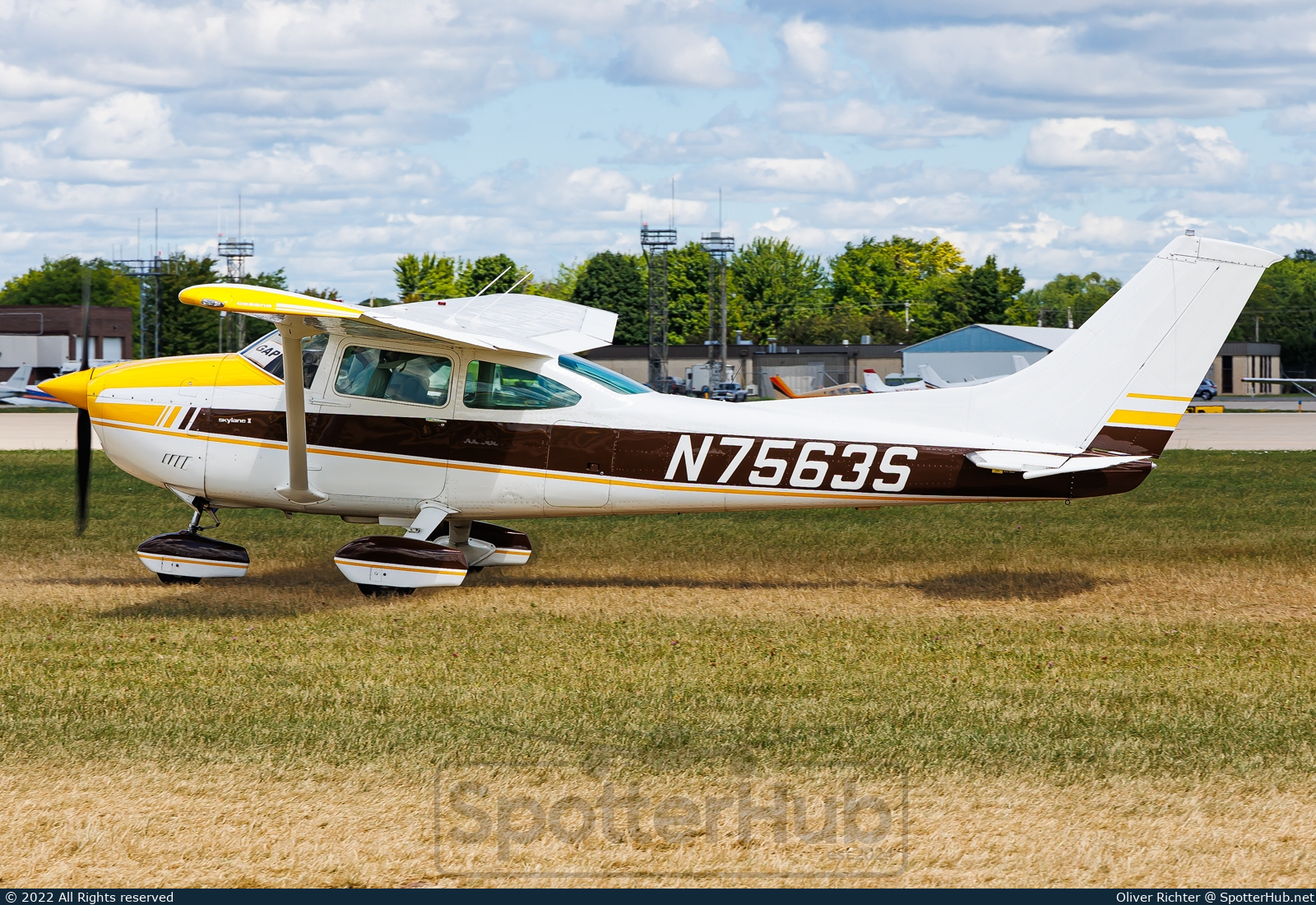 Photo of N7563S - Cessna 182Q Skylane II operated by Private