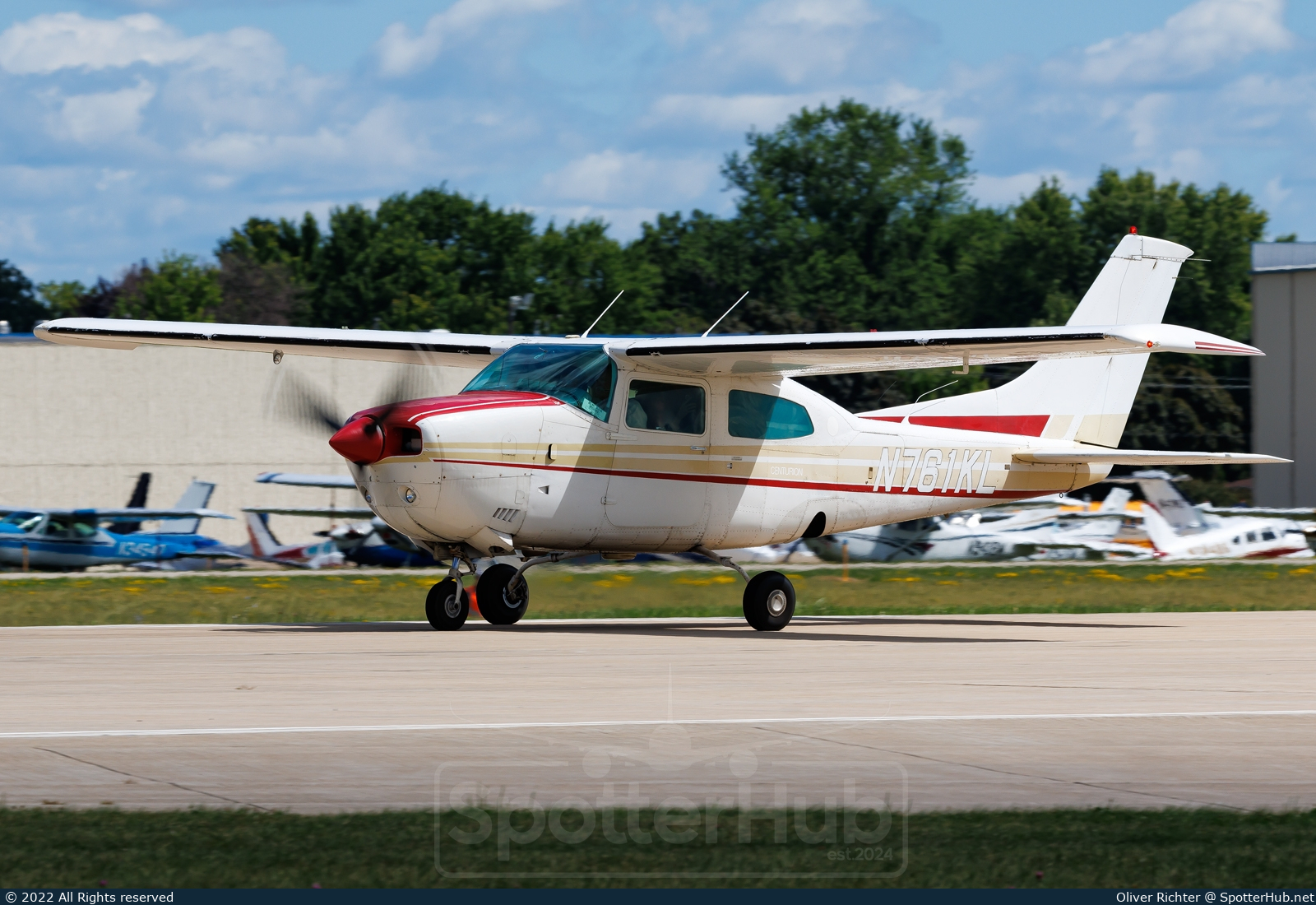 Photo of N761KL - Cessna 210M Centurion operated by Private
