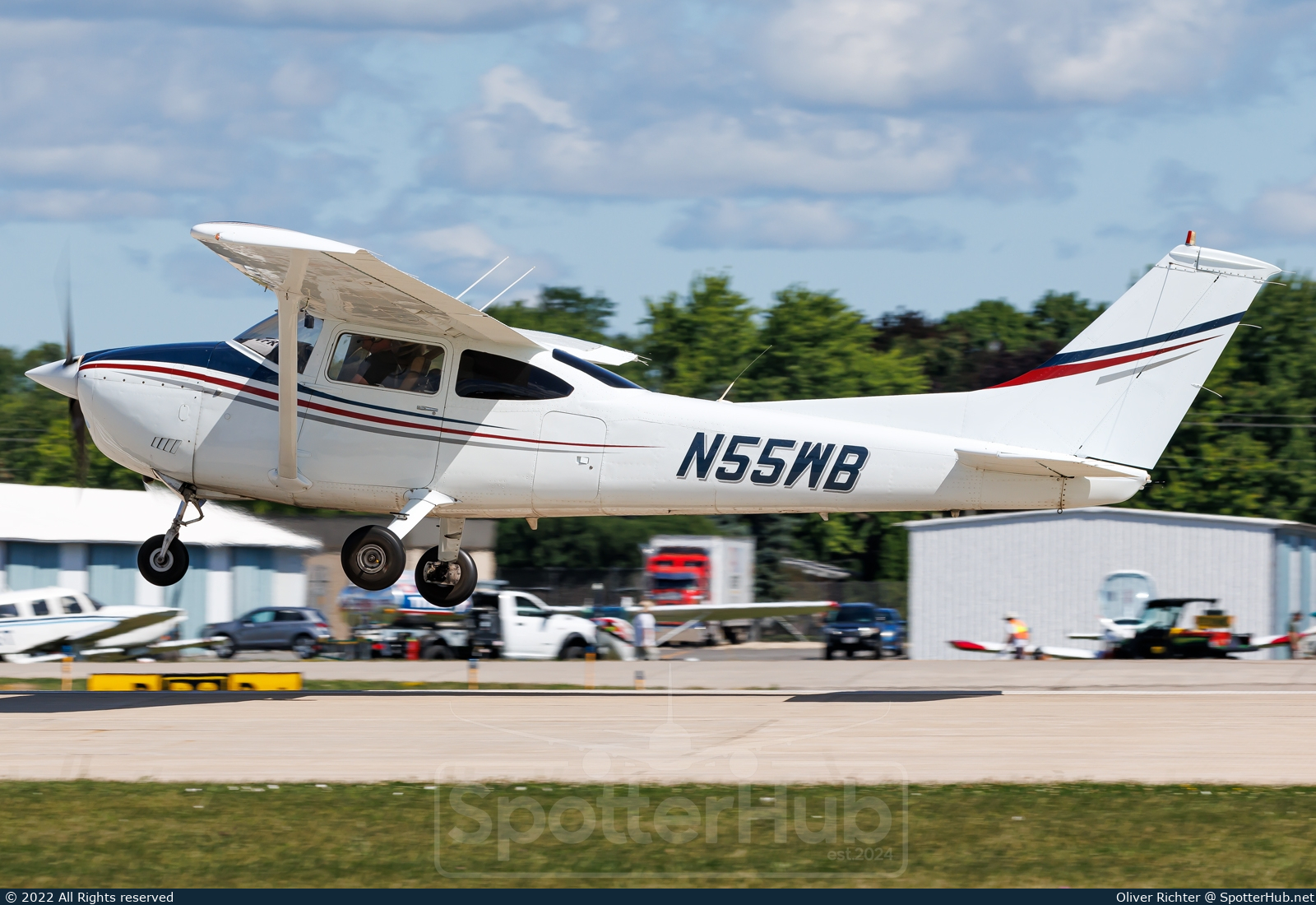 Photo of N55WB - Cessna 182P Skylane operated by Metro Flyers Club