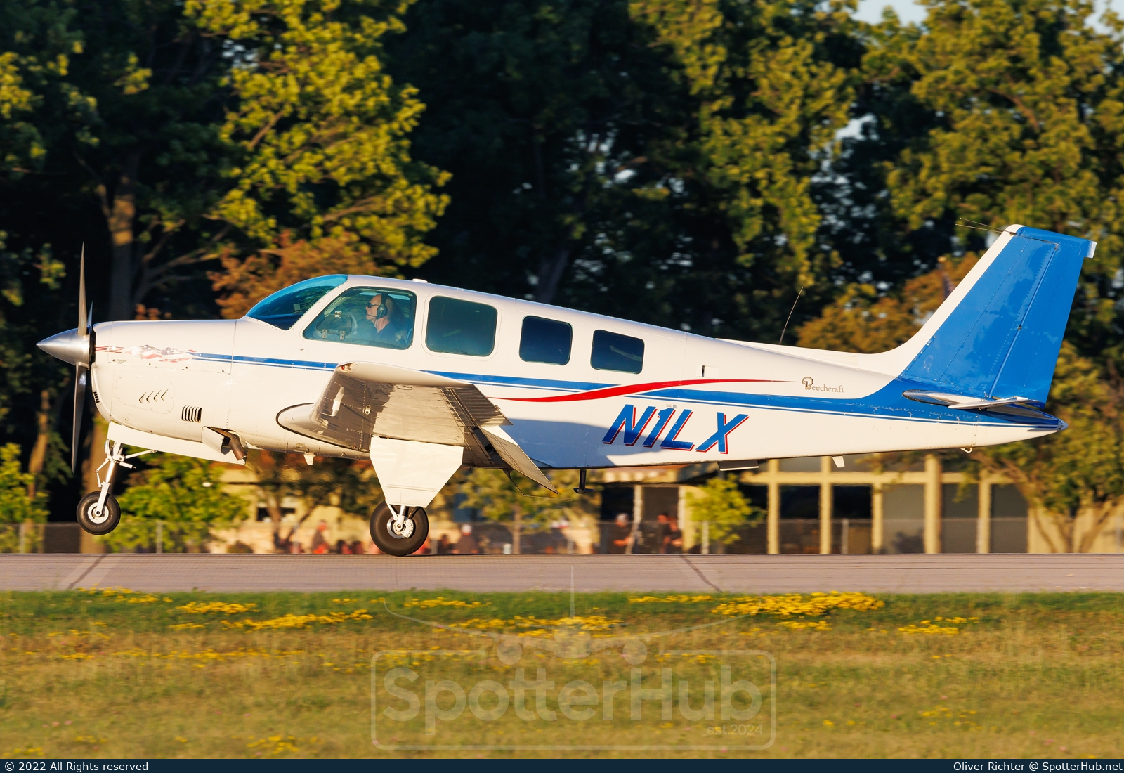 Photo of N1LX - Beechcraft A36 Bonanza operated by Private