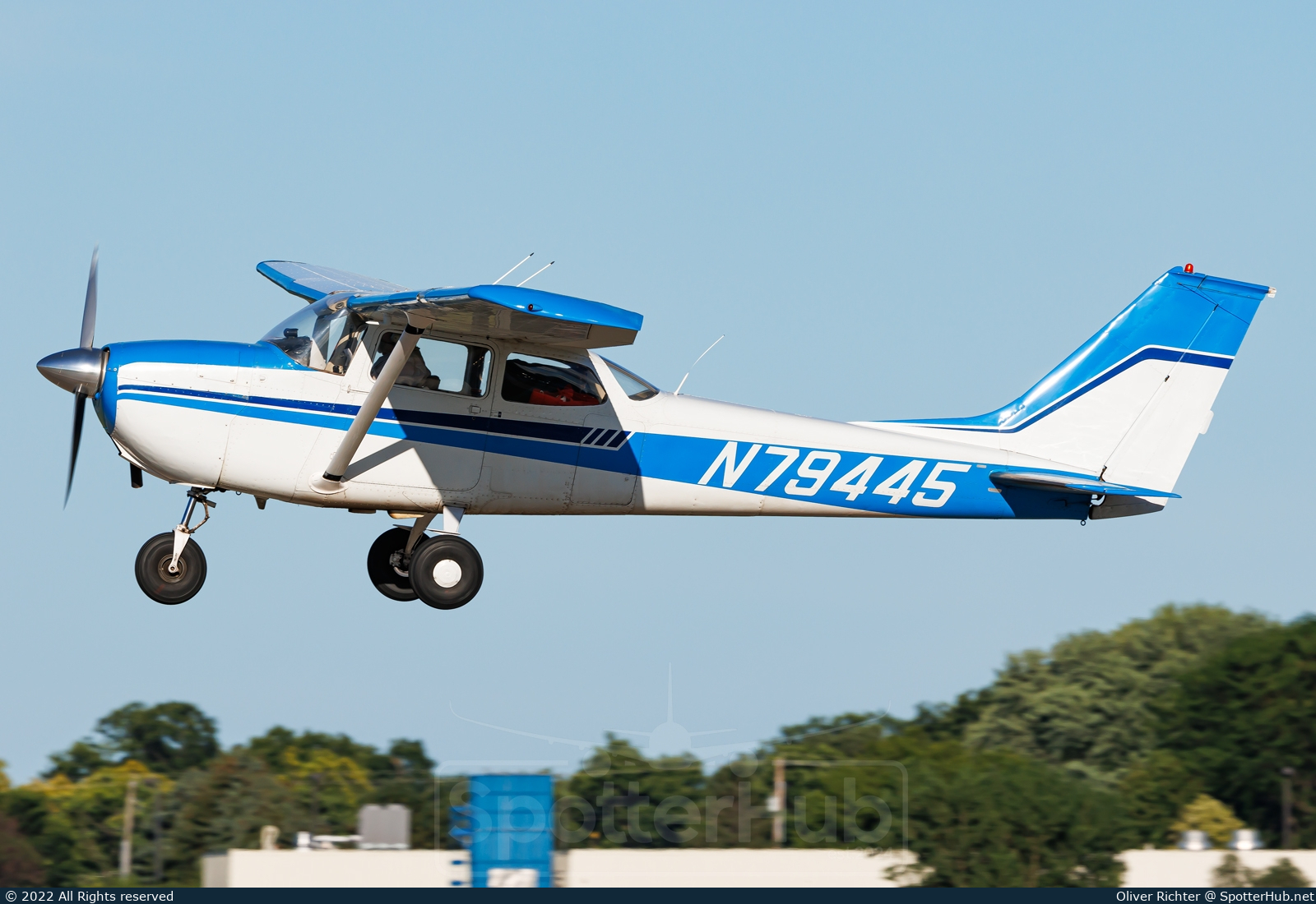 Photo of N79445 - Cessna 172K Skyhawk operated by Private