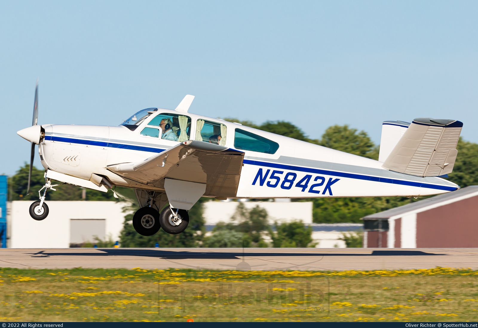 Photo of N5842K - Beechcraft S35 Bonanza operated by Private