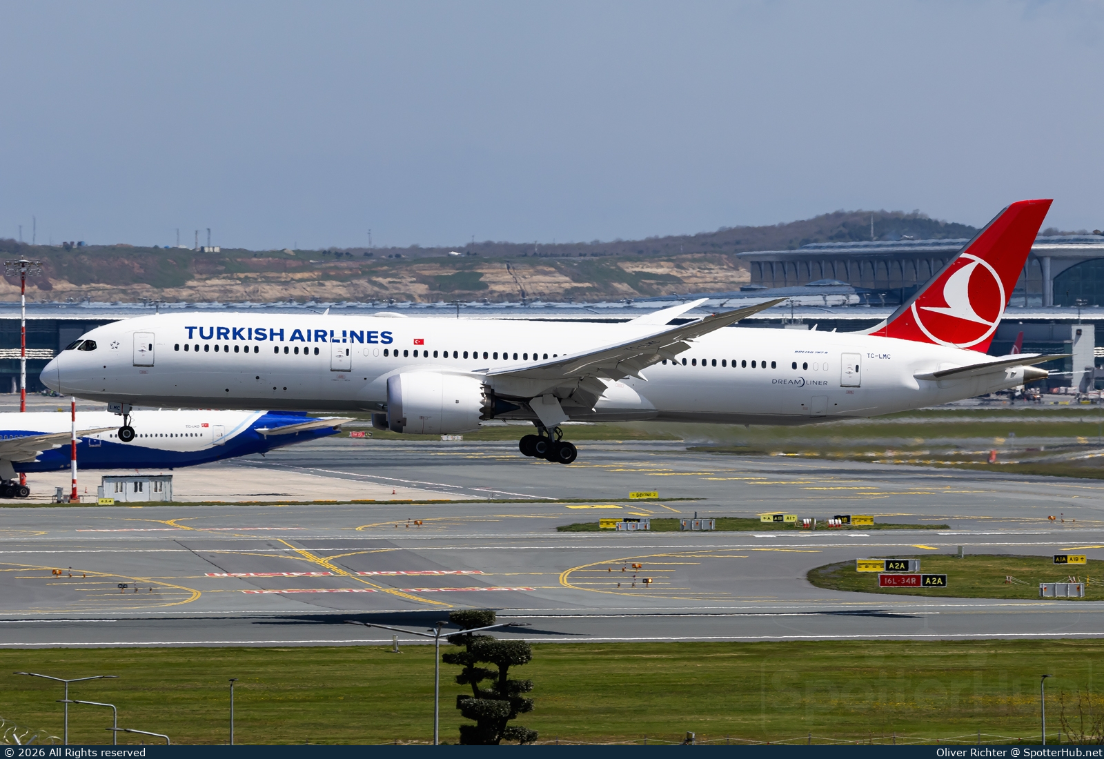 Photo of TC-LMC - Boeing 787-9 Dreamliner operated by Turkish Airlines