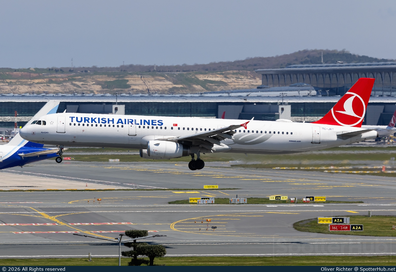 Photo of TC-JRT - Airbus A321-231 operated by Turkish Airlines