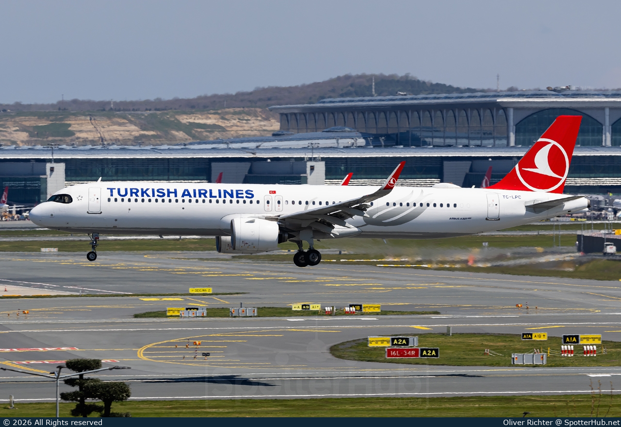 Photo of TC-LPC - Airbus A321-271NX operated by Turkish Airlines