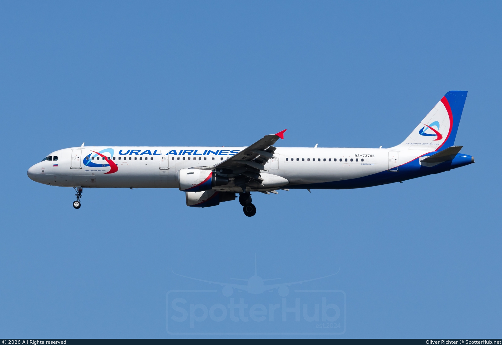 Photo of RA-73795 - Airbus A321-211 operated by Ural Airlines