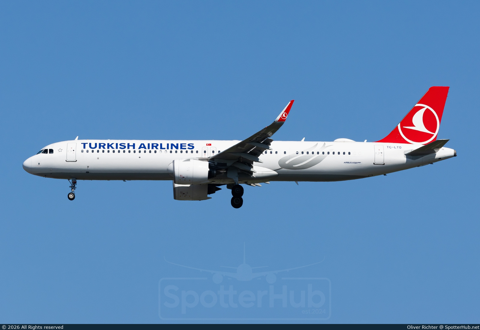 Photo of TC-LTO - Airbus A321-271NX operated by Turkish Airlines