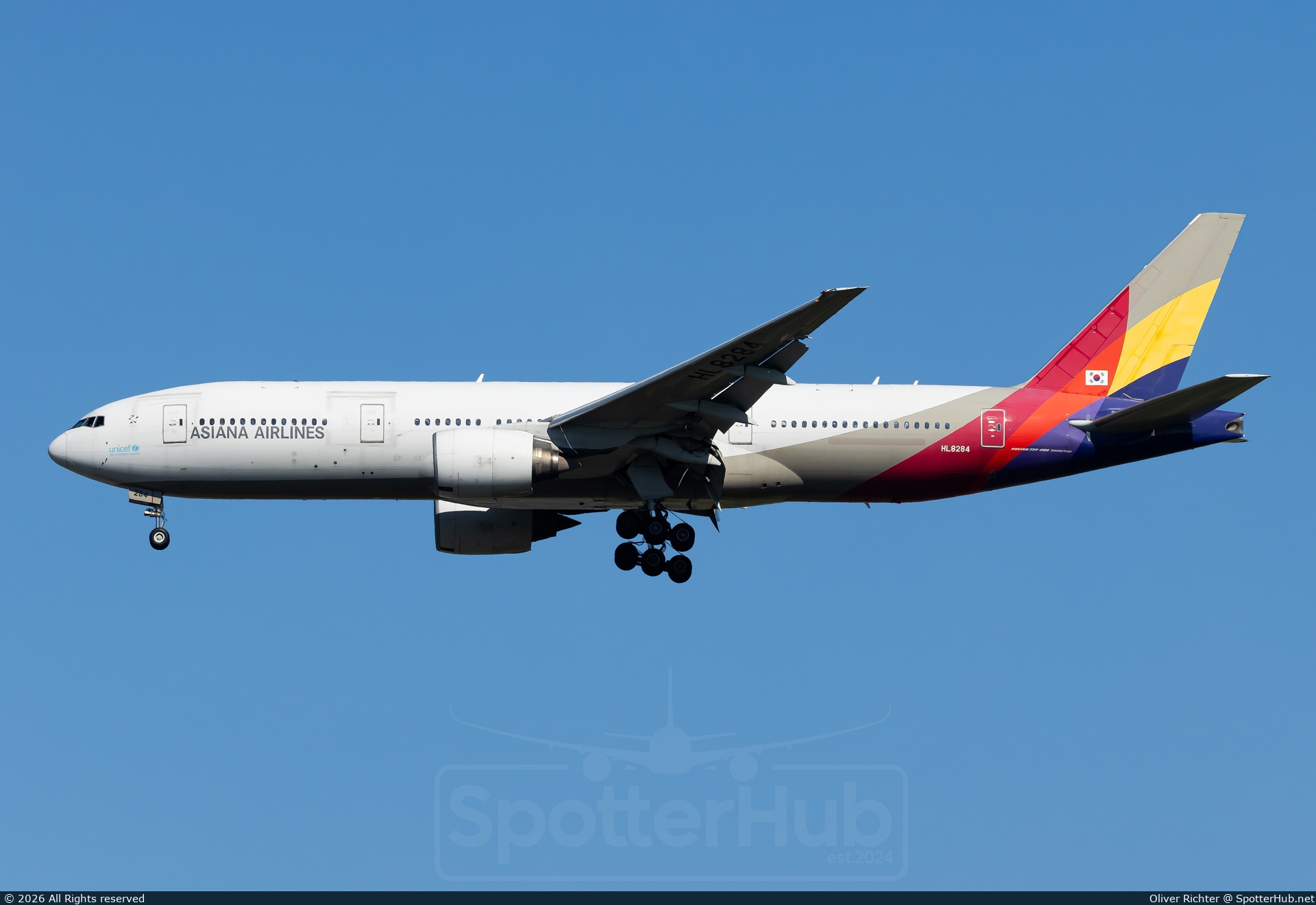 Photo of HL8284 - Boeing 777-28E(ER) operated by Asiana Airlines