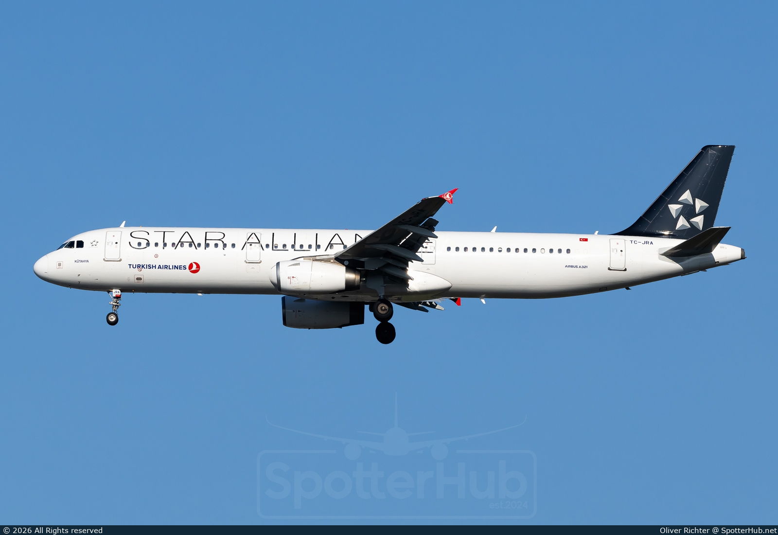 Photo of TC-JRA - Airbus A321-231 operated by Turkish Airlines