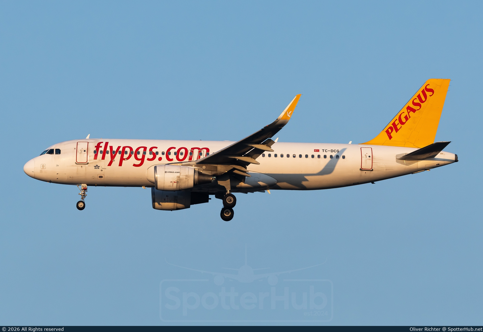 Photo of TC-DCG - Airbus A320-216 operated by Pegasus Airlines