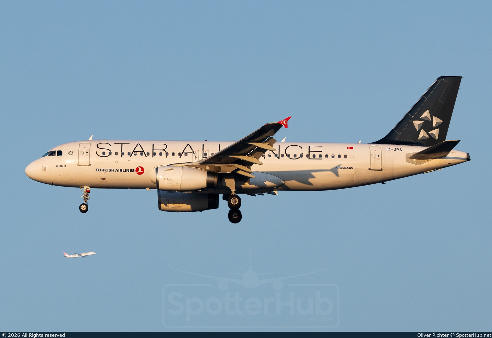 Photo of TC-JPS - Airbus A320-232 operated by Turkish Airlines