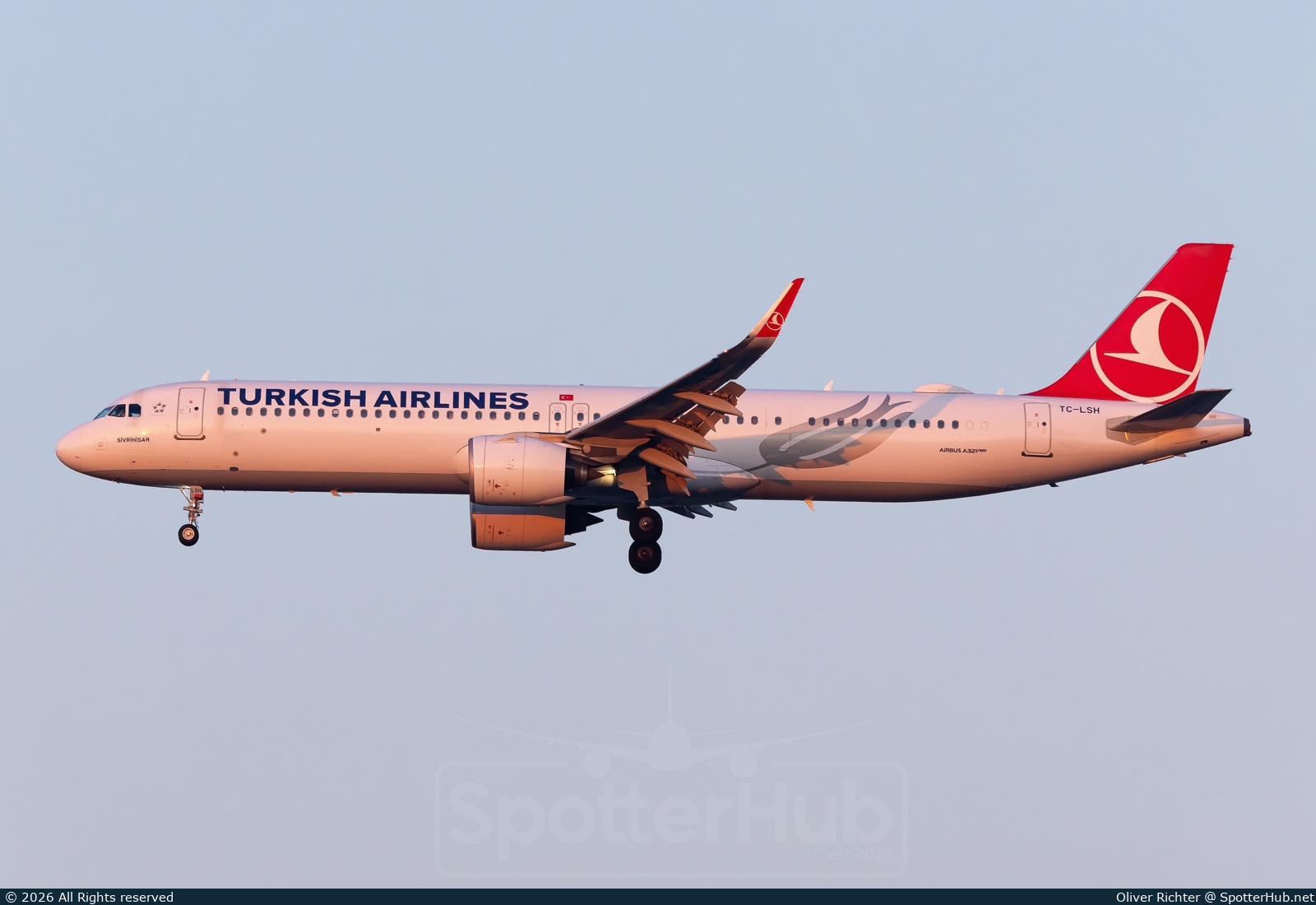 Photo of TC-LSH - Airbus A321-271NX operated by Turkish Airlines