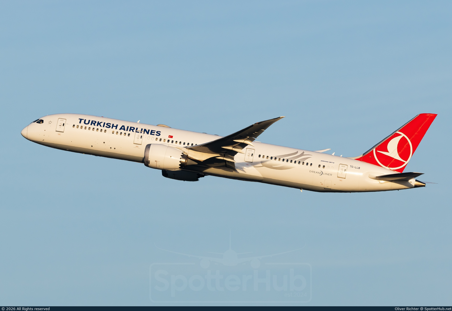 Photo of TC-LLB - Boeing 787-9 Dreamliner operated by Turkish Airlines