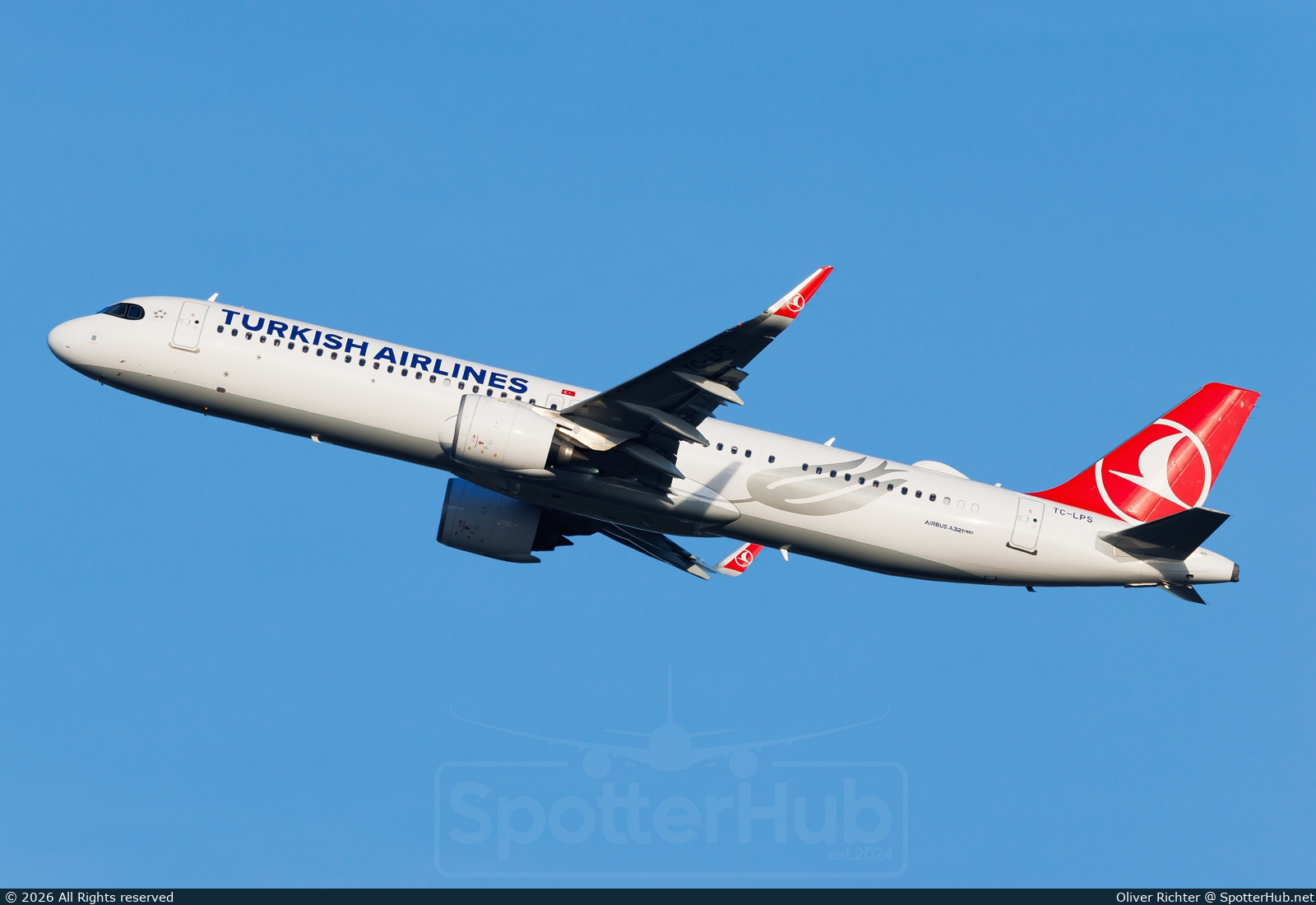 Photo of TC-LPS - Airbus A321-271NX operated by Turkish Airlines