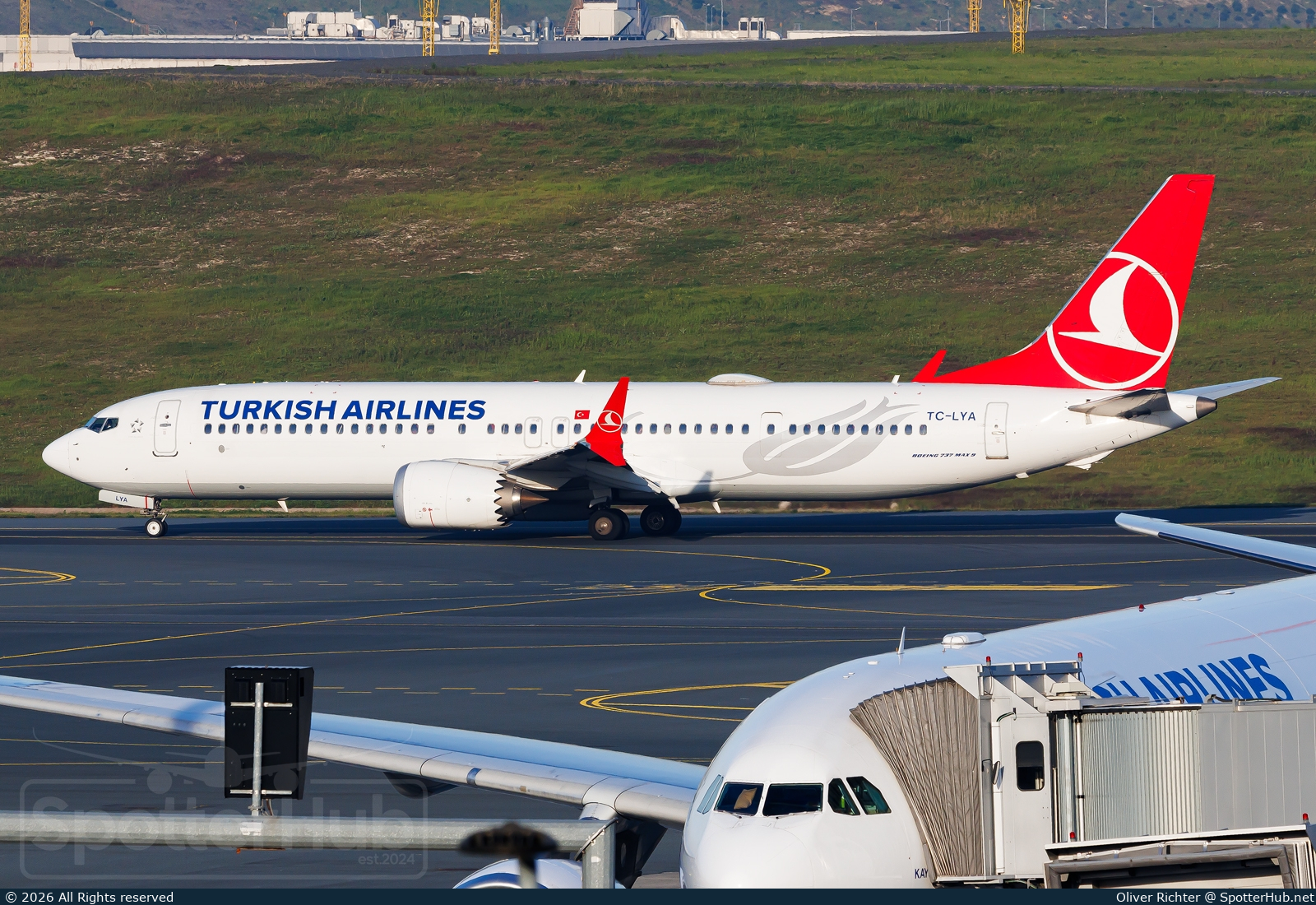 Photo of TC-LYA - Boeing 737 MAX 9 operated by Turkish Airlines