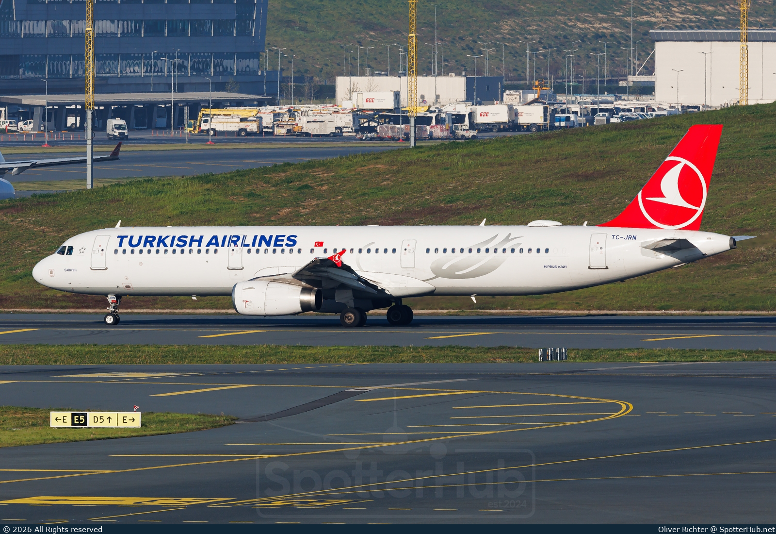 Photo of TC-JRN - Airbus A321-231 operated by Turkish Airlines