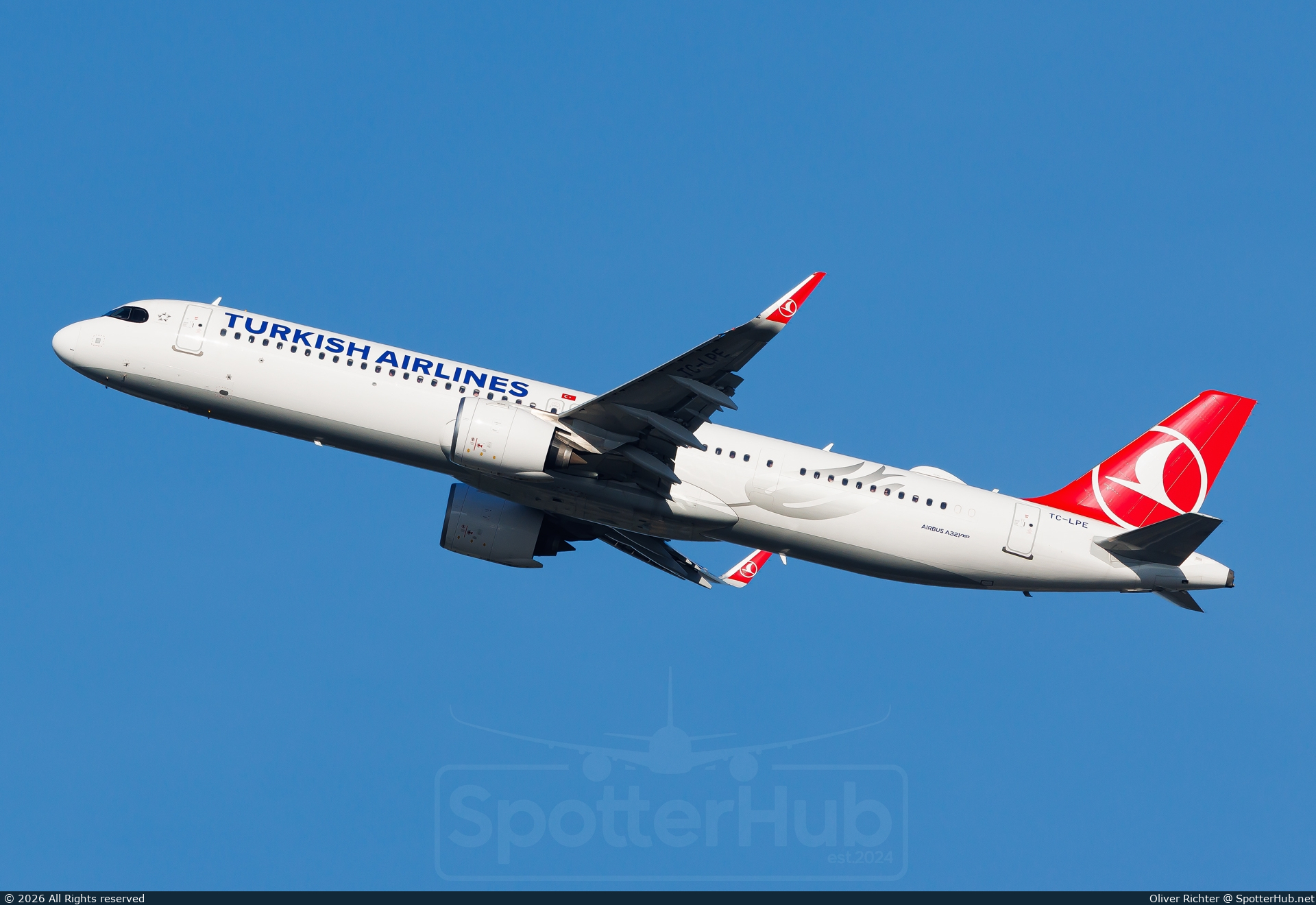 Photo of TC-LPE - Airbus A321-271NX operated by Turkish Airlines