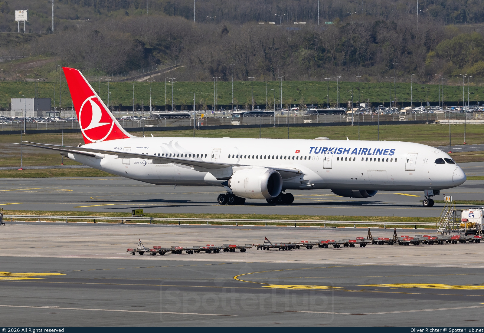 Photo of TC-LLI - Boeing 787-9 Dreamliner operated by Turkish Airlines