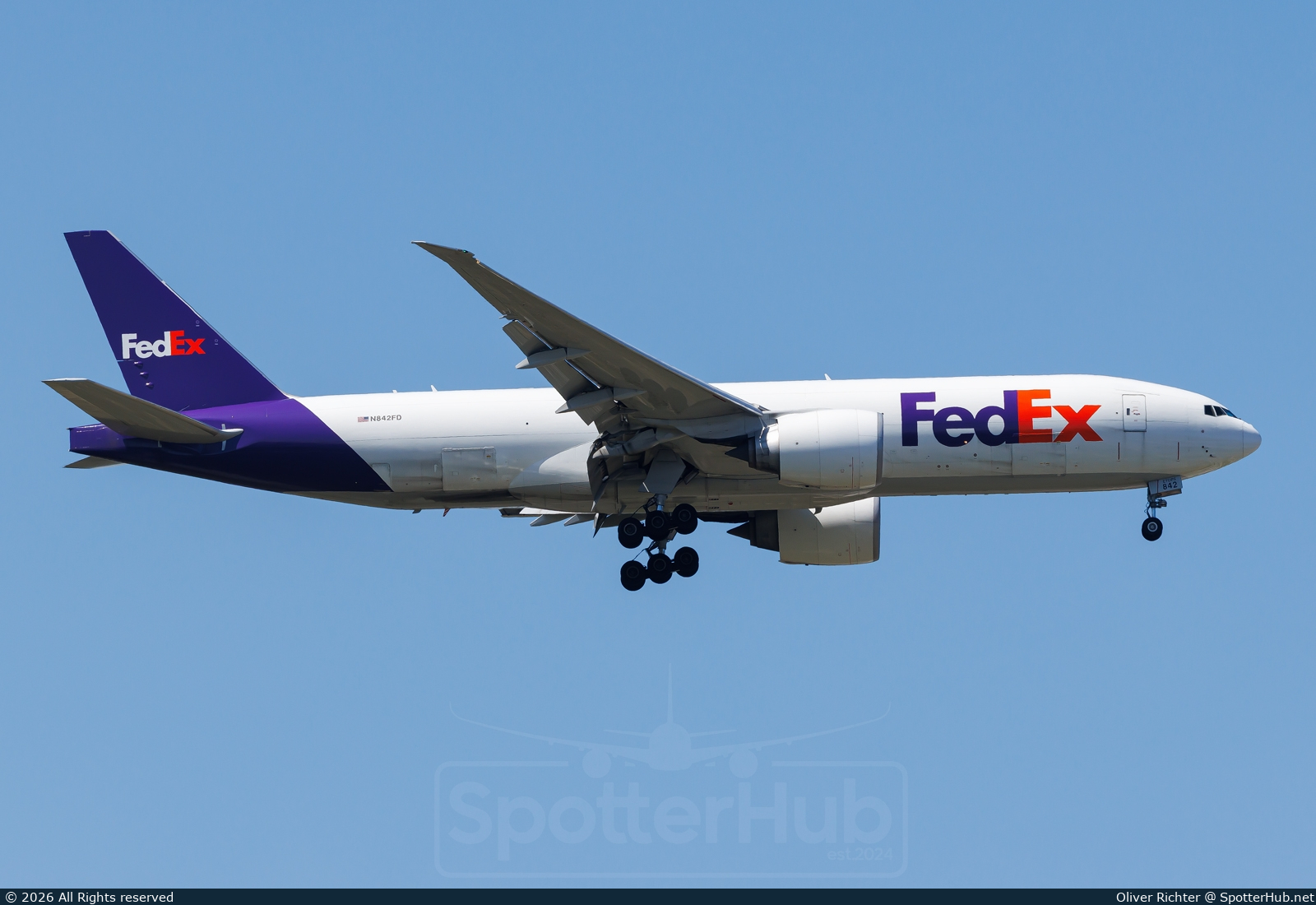 Photo of N842FD - Boeing 777-FHT operated by FedEx