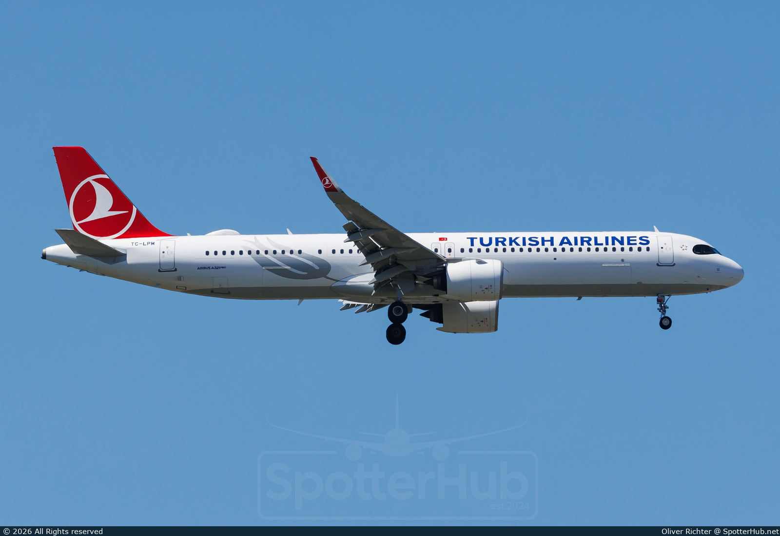 Photo of TC-LPM - Airbus A321-271NX operated by Turkish Airlines