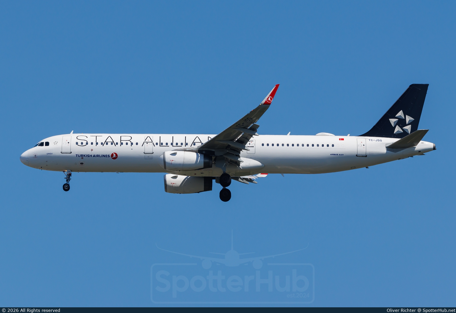Photo of TC-JSG - Airbus A321-231 operated by Turkish Airlines