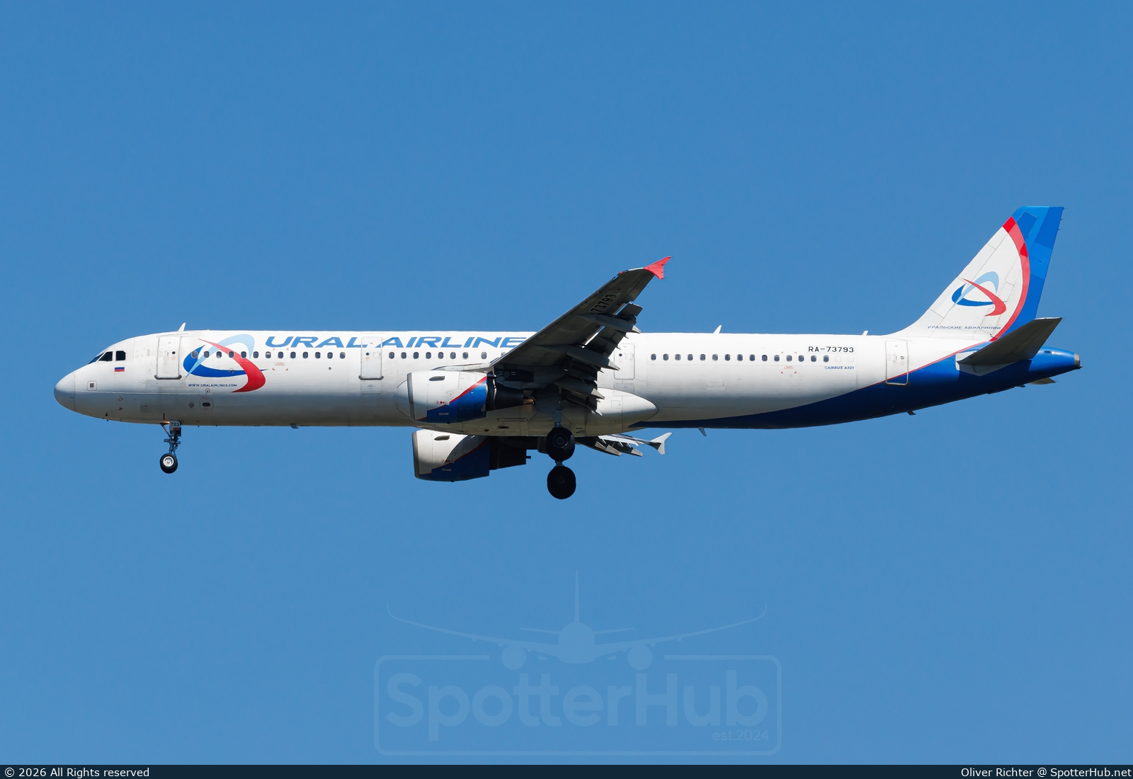Photo of RA-73793 - Airbus A321-211 operated by Ural Airlines