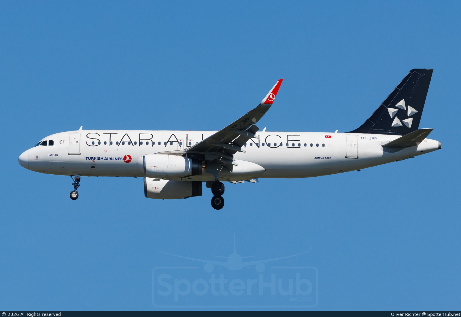 Photo of TC-JPP - Airbus A320-232 operated by Turkish Airlines