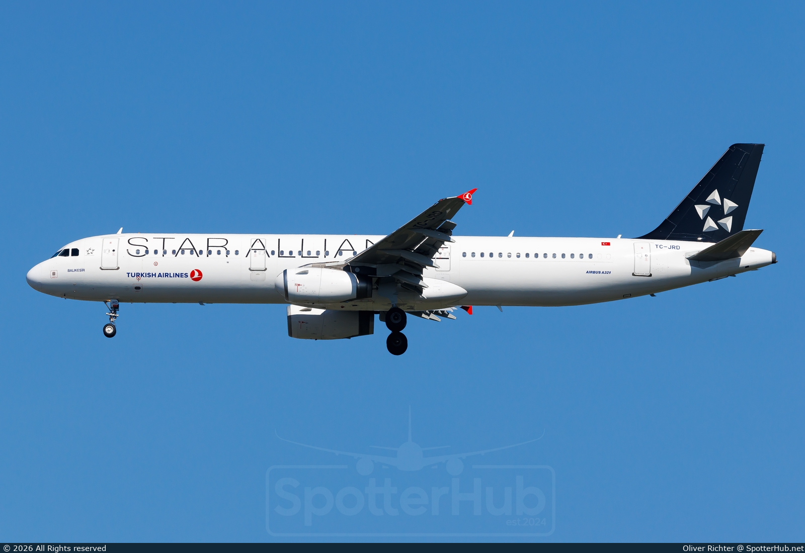Photo of TC-JRD - Airbus A321-231 operated by Turkish Airlines