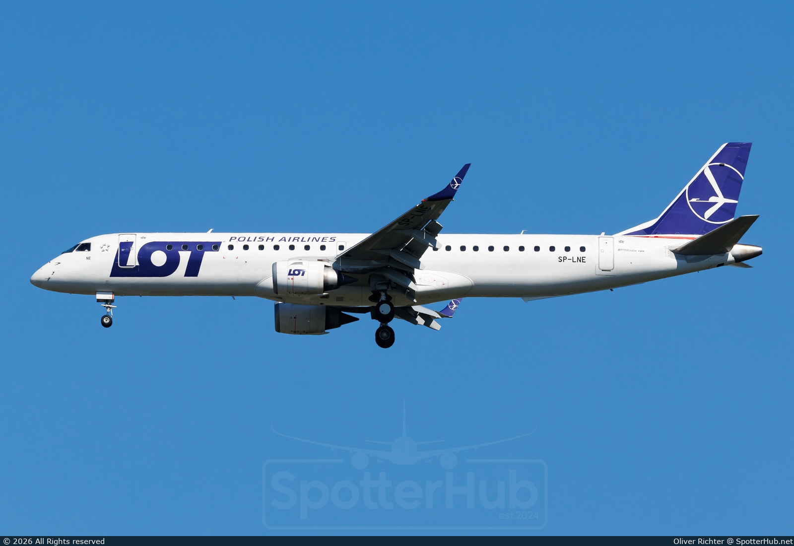 Photo of SP-LNE - Embraer ERJ-195LR operated by LOT Polish Airlines