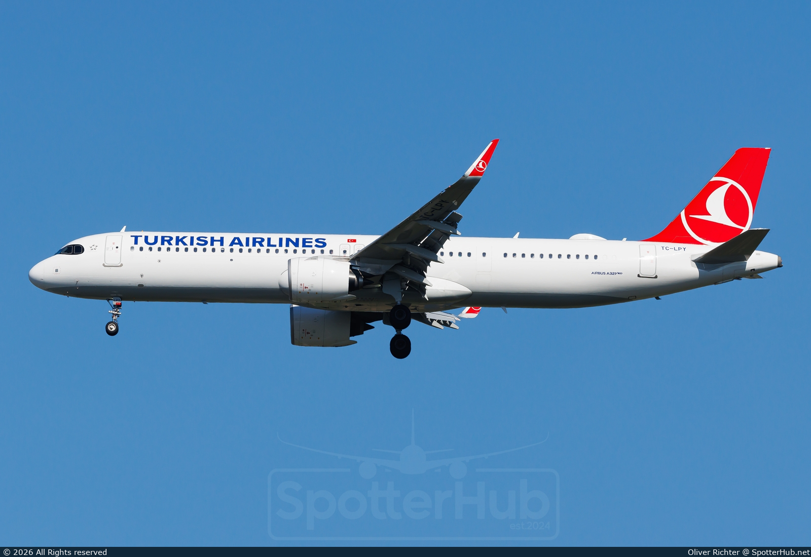 Photo of TC-LPY - Airbus A321-271NX operated by Turkish Airlines
