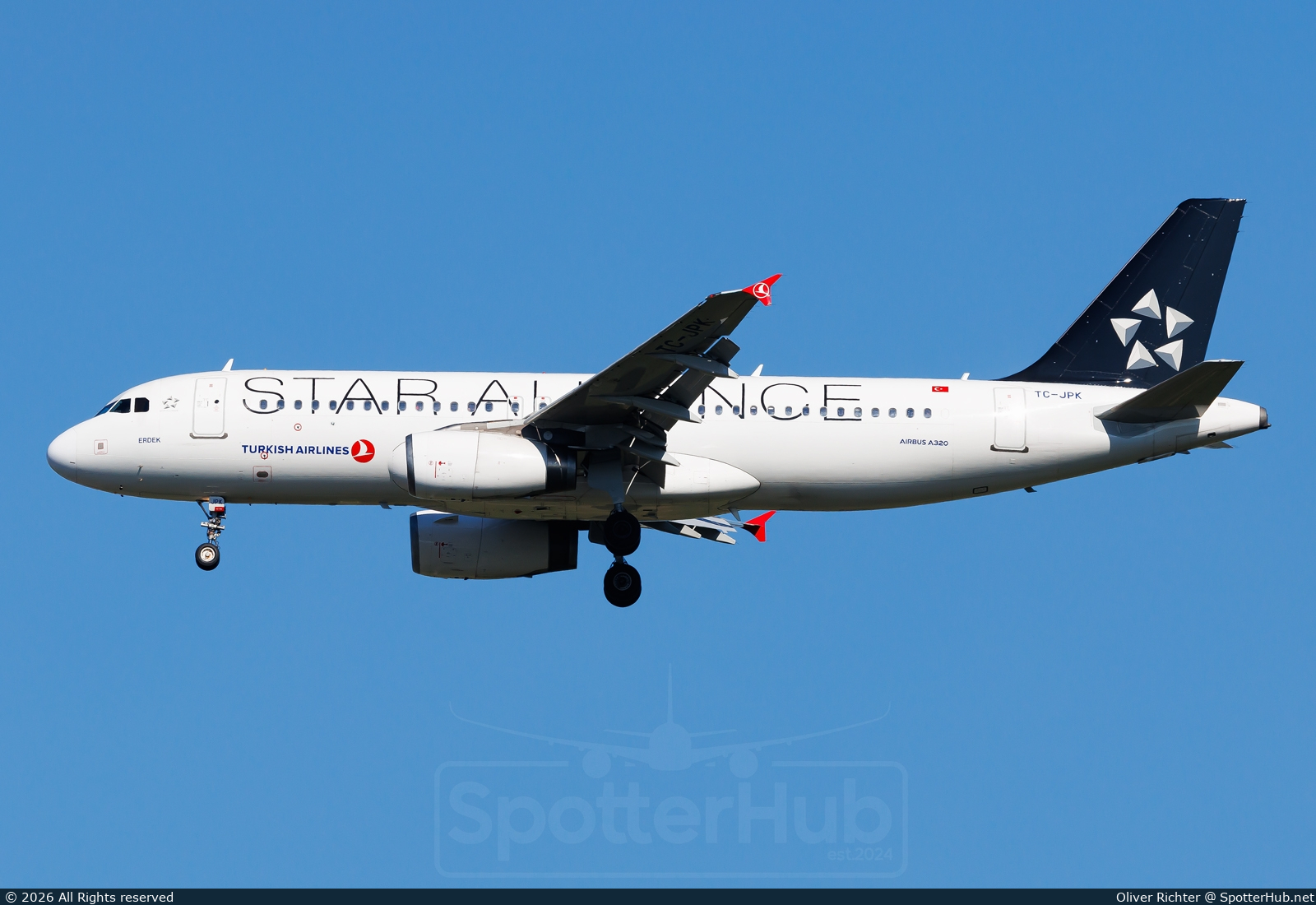 Photo of TC-JPK - Airbus A320-232 operated by Turkish Airlines