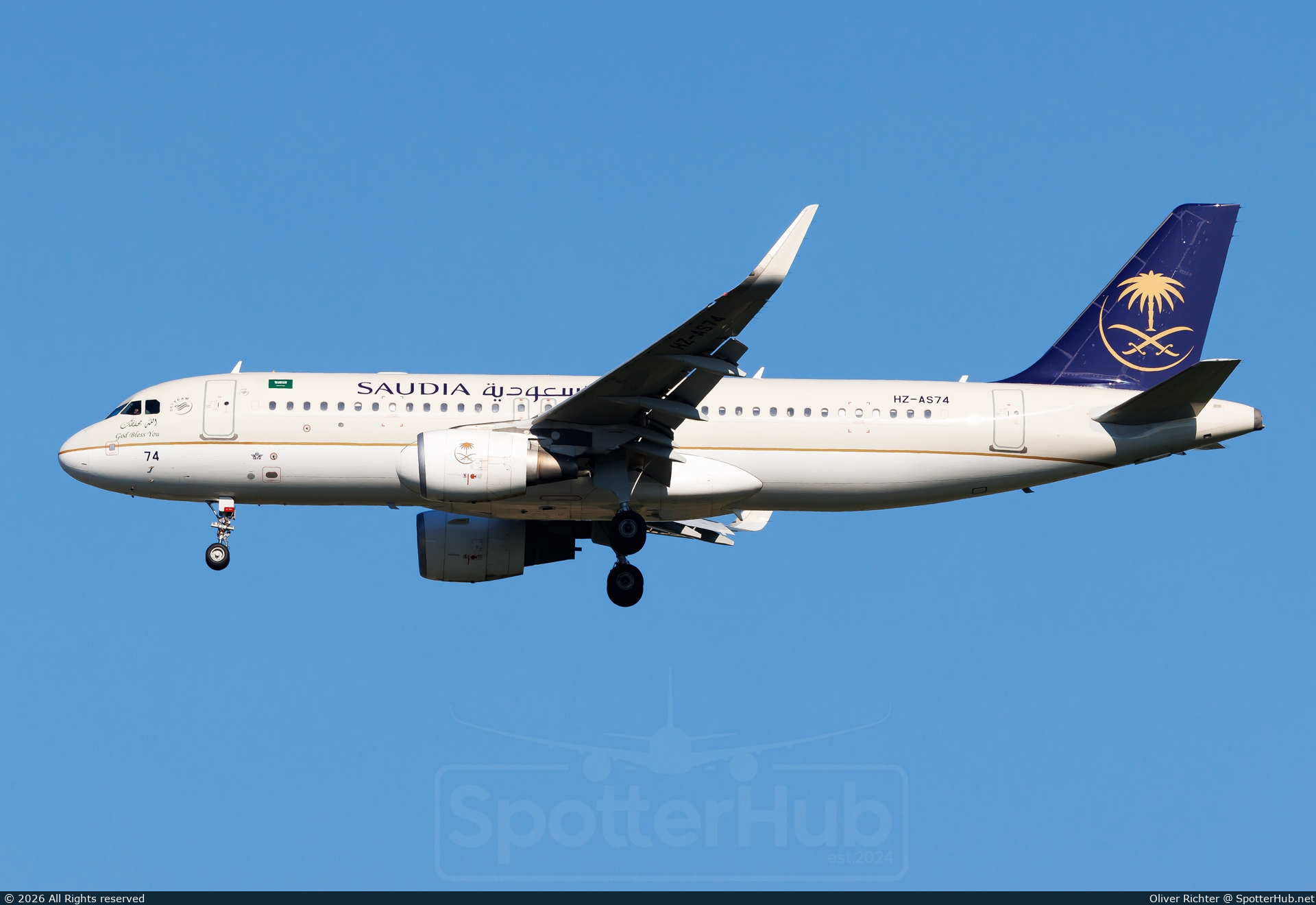 Photo of HZ-AS74 - Airbus A320-214 operated by Saudia