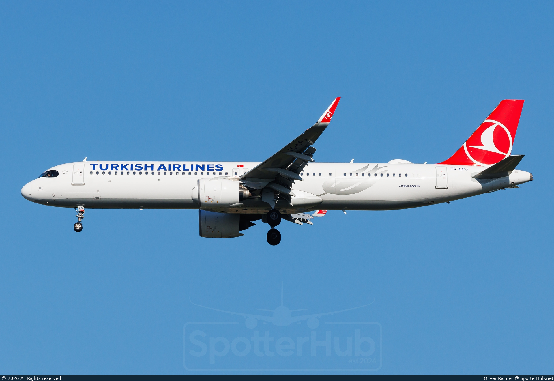 Photo of TC-LPJ - Airbus A321-271NX operated by Turkish Airlines
