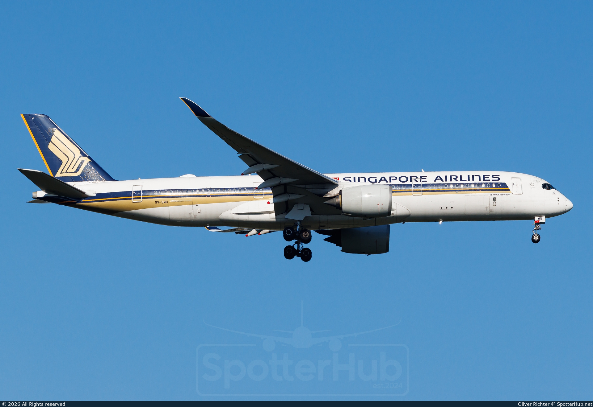 Photo of 9V-SMQ - Airbus A350-941 operated by Singapore Airlines