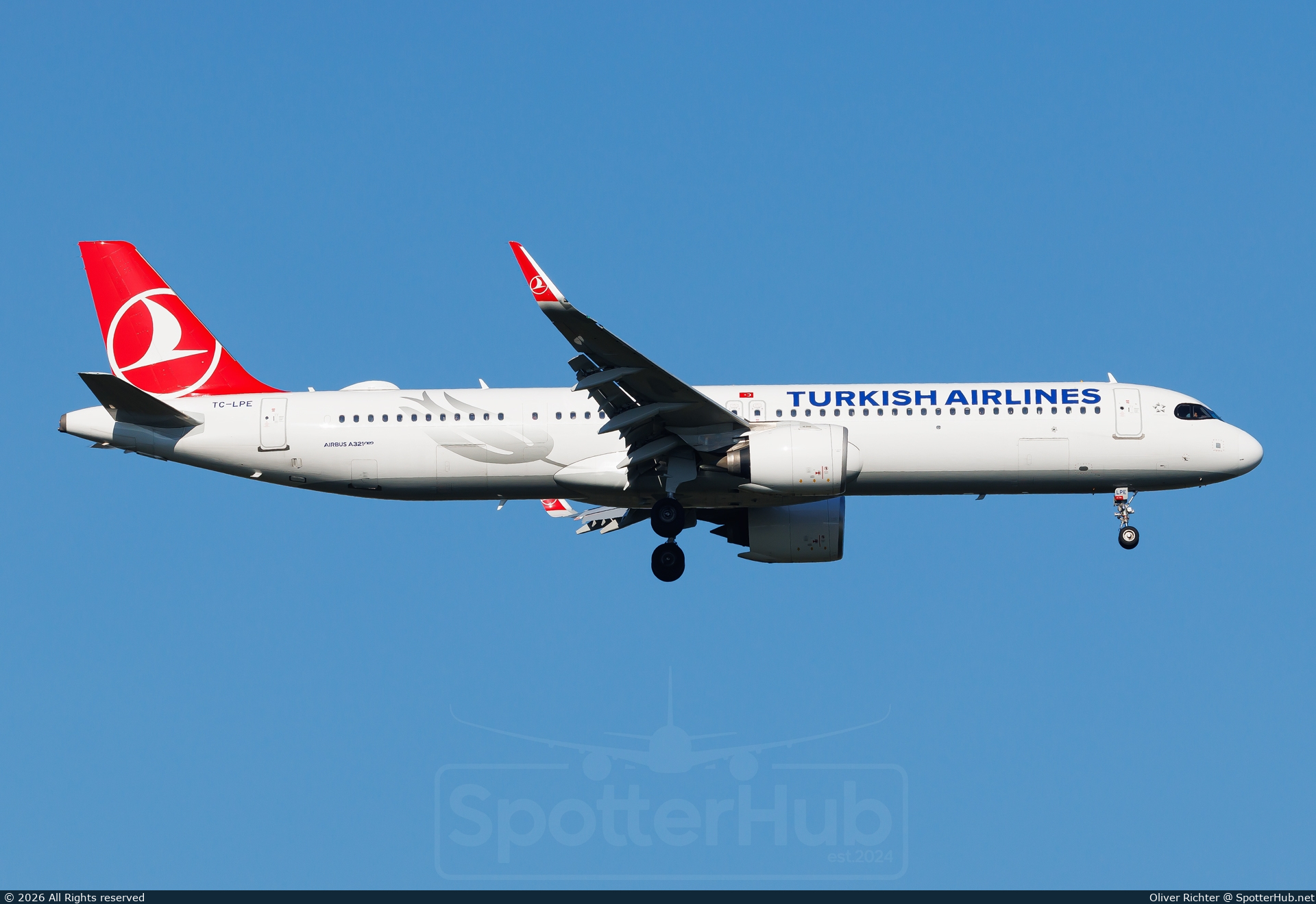 Photo of TC-LPE - Airbus A321-271NX operated by Turkish Airlines