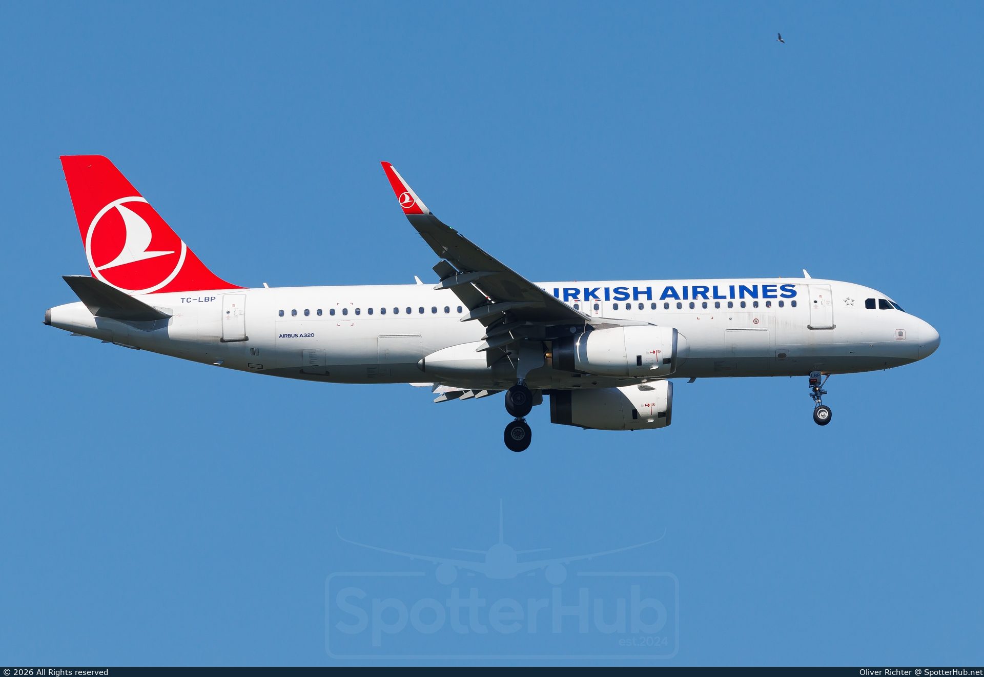 Photo of TC-LBP - Airbus A320-232 operated by Turkish Airlines