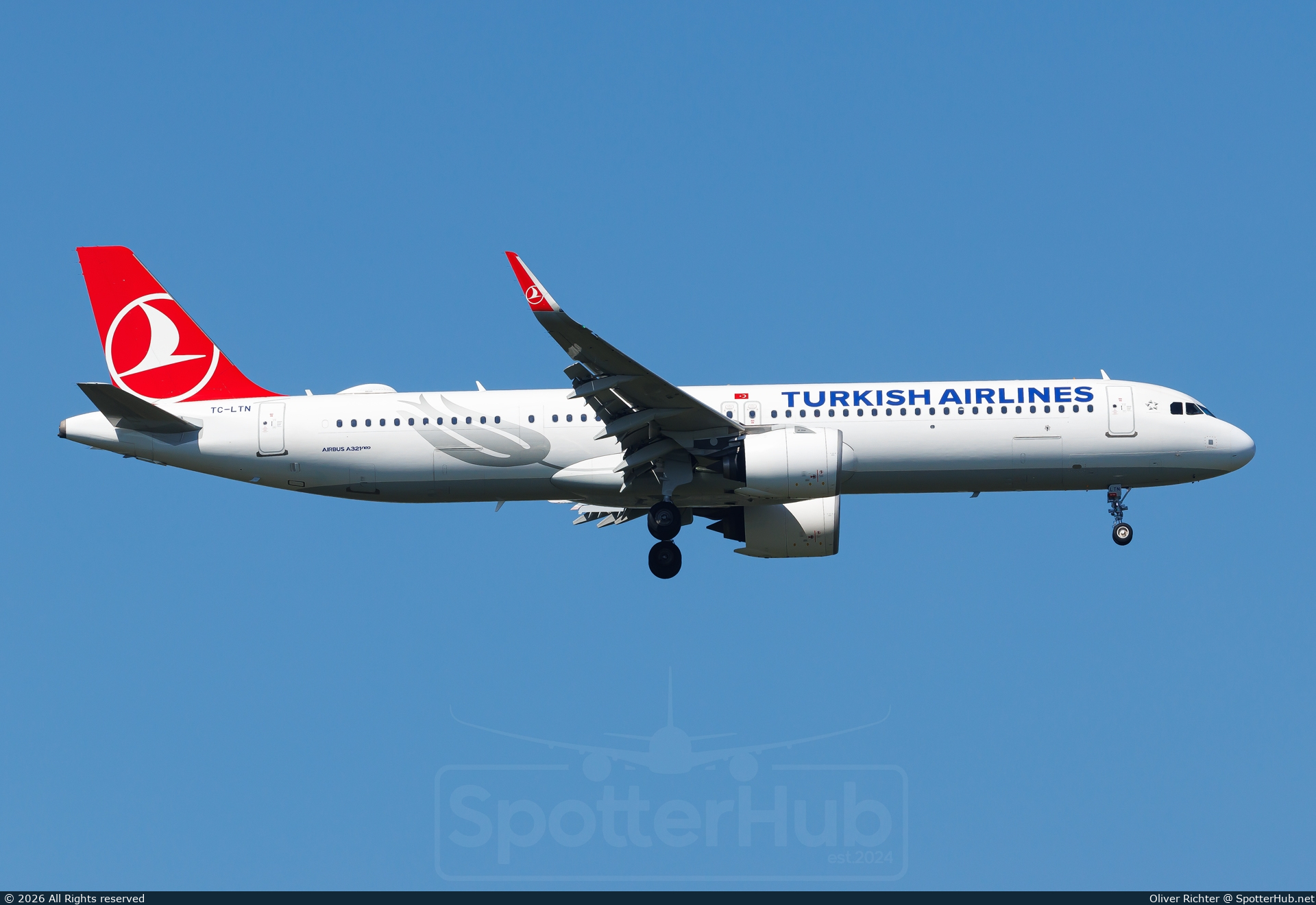 Photo of TC-LTN - Airbus A321-271NX operated by Turkish Airlines